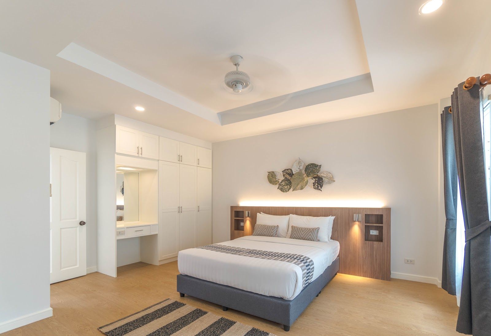 For Rent : Rawai, Jacuzzi Pool Villa, 4 bedrooms 4 Bathrooms, Pool view.