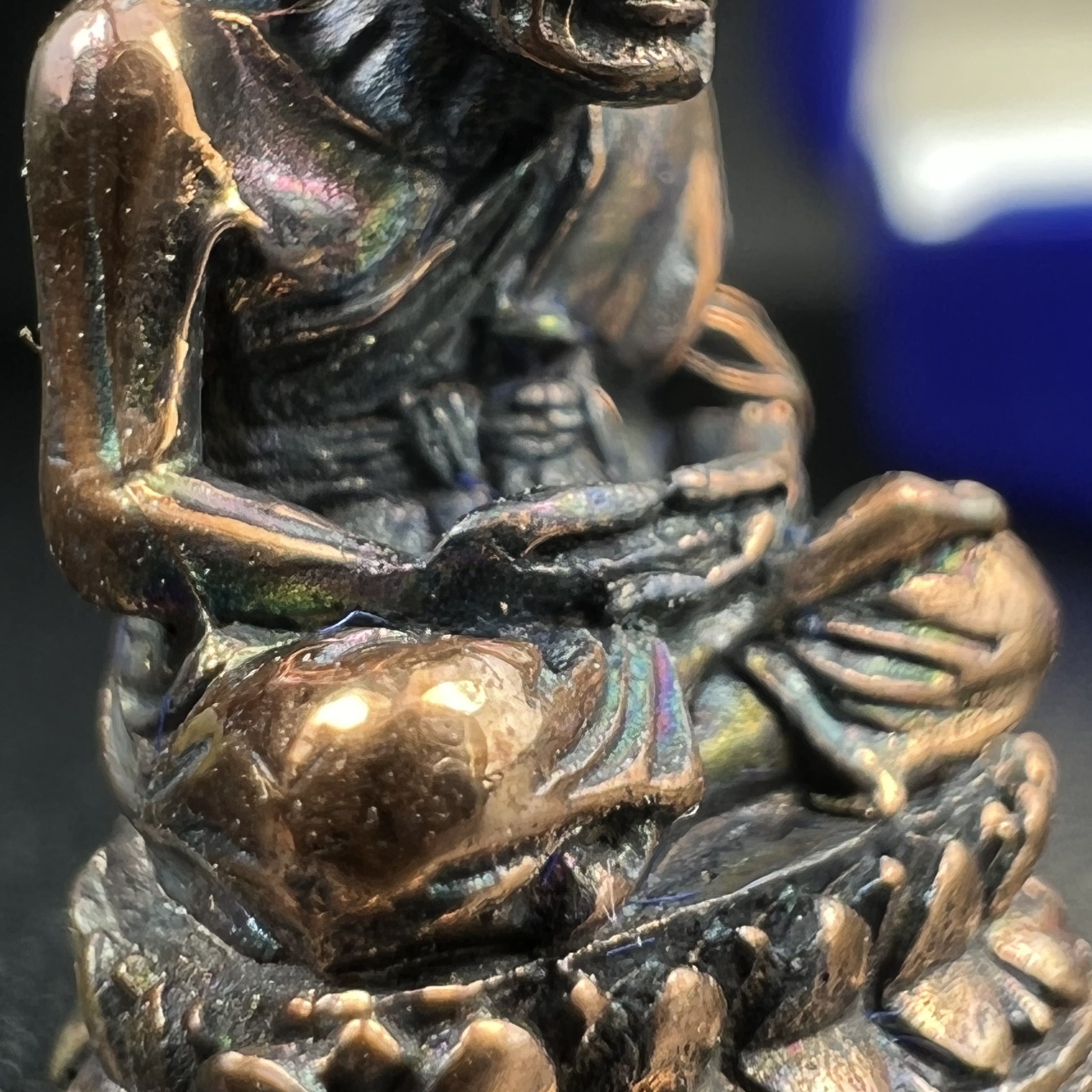 รูปเหมือนหล่อลอยองค์หลวงปู่ทวด รุ่น 111ปี กระทรวงกลาโหม เนื้อนวโลหะรมดำ-ปัดเงา ปี2540 พิธีใหญ่ สภาพสวย เข้มขลัง นิยม พร้อมกล่องบรรจุเดิม