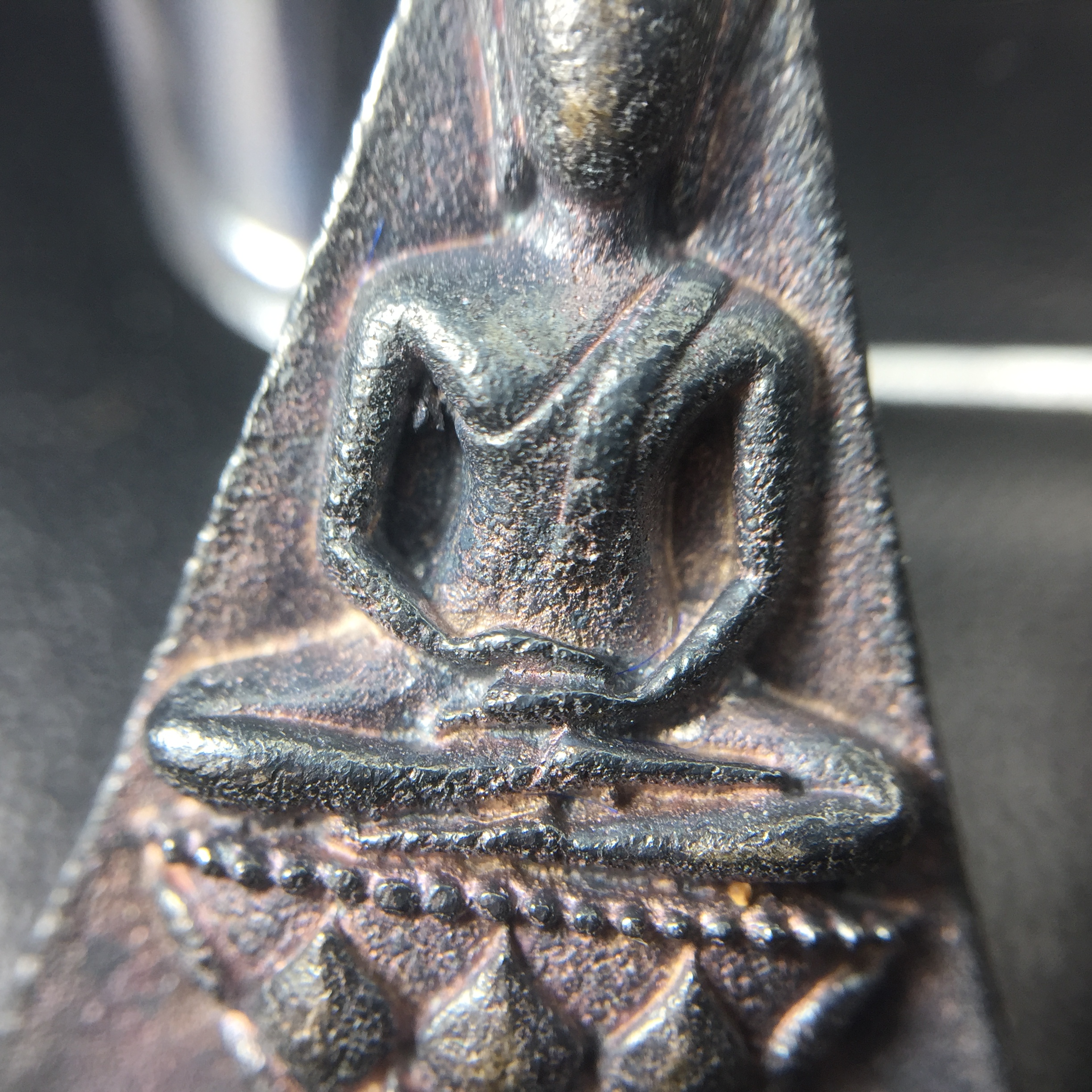 พระกำลังแผ่นดิน (สมเด็จจิตรลดา2) จัดสร้างเฉลิมพระเกียรติ ร.9 ครองราชย์ 50 ปี 2539 เนื้อเงิน(ผิวเดิมกลับดำ รุ้งๆสวย)+เนื้อนวโลหะ(สร้างน้อยหายาก)พร้อมกล่องบรรจุเดิมครบสมบูรณ์(1ใน2539องค์)