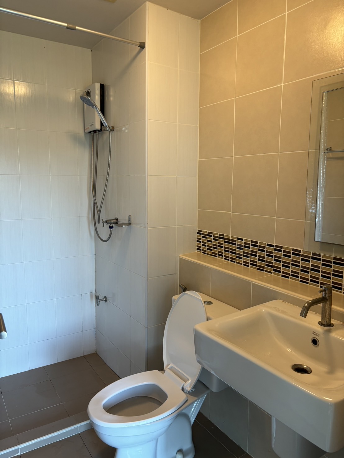 For Rent : Kathu, Dcondo Creek, 1 bedroom 1 bathroom, 4th flr.