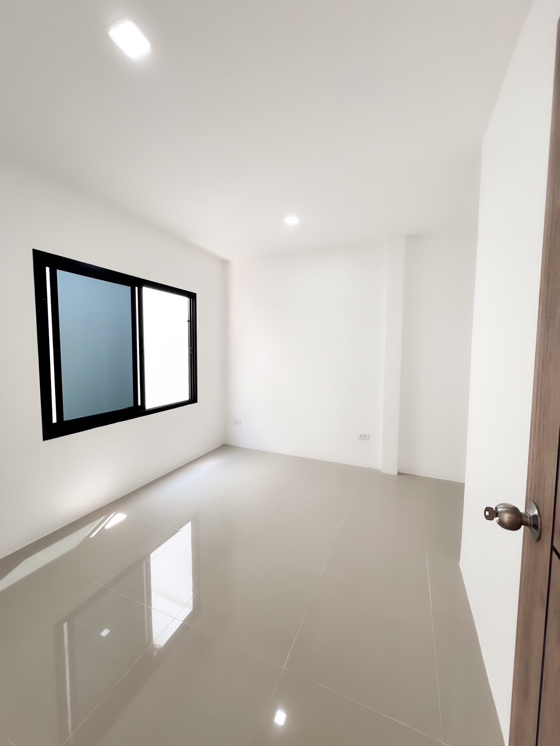 For Sales : Thalang, One-story townhouse near Robinson, 2 Bedrooms 2 Bathrooms