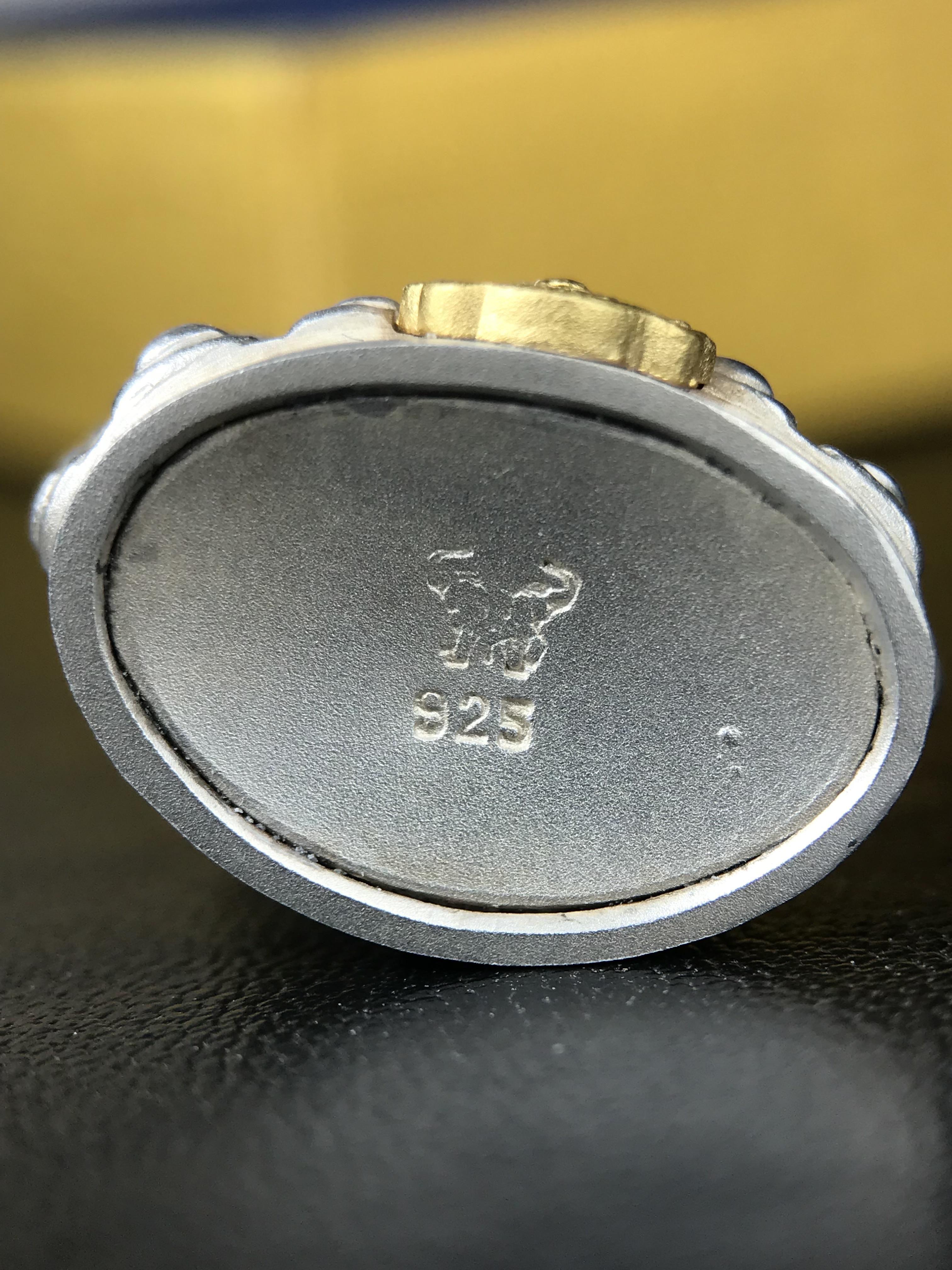 พระกริ่งสมเด็จญาณ วัดบวรนิเวศวิหาร เนื้อเงินบริสุทธิ์ 92.5% ตรากาญจนาภิเษกทองคำ(เนื้อทองคำแท้) พระราชทานแจกเมื่อ 3 ตุลาคม 2538 จัดสร้างในวโรกาส สมเด็จพระญาณสังวร สมเด็จพระสังฆราช ฉลองพระชนมายุครบ 82 พรรษา และฉลองครองราชสมบัติครบ 50 ปี รัชกาลที่ 9 (หายาก)