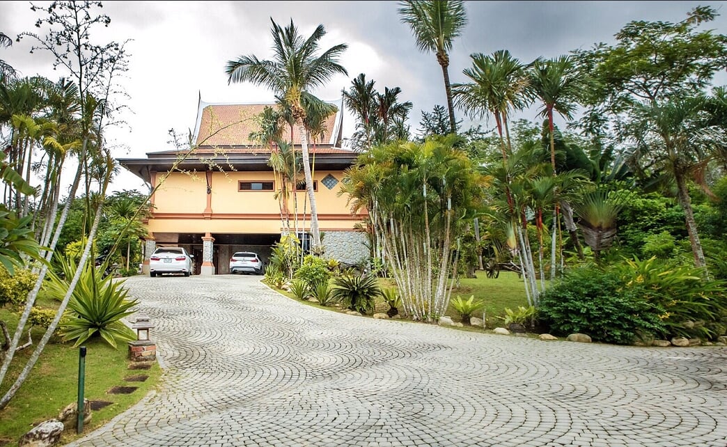 For Rent : Layan Beach Luxury Thai-Style Villa, 7 bedrooms 8 bathrooms