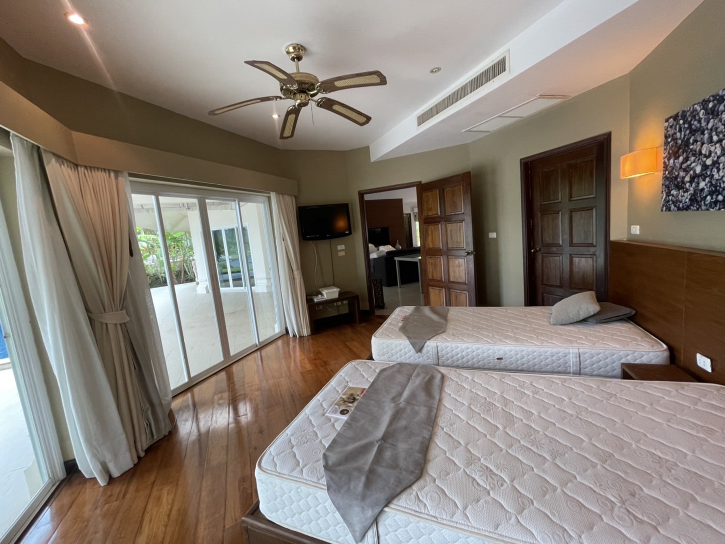 For Rent : Kathu, Loch Palm Garden Villa, 2 Bedrooms 2 Bathrooms