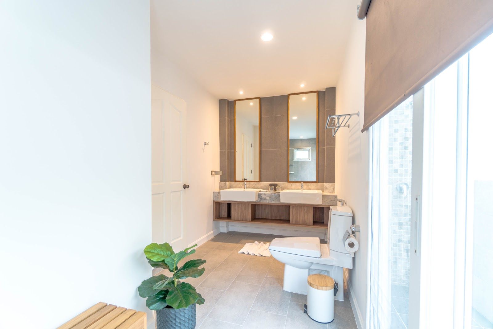 For Rent : Rawai, Jacuzzi Pool Villa, 4 bedrooms 4 Bathrooms, Pool view.