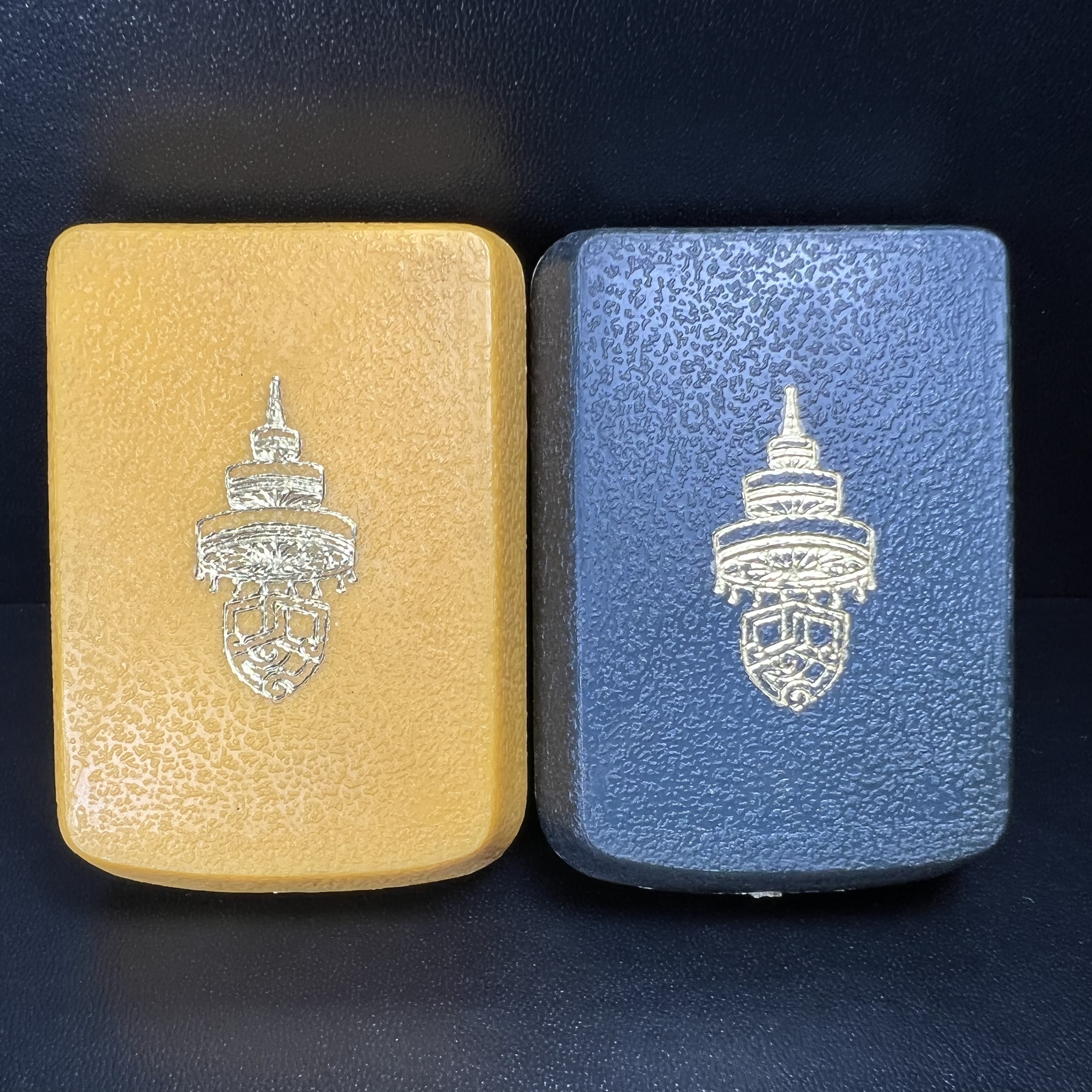 พระกริ่ง-พระชัยวัฒน์ ฉลองพระชนมายุครบ 7 รอบ 84 พรรษา สมเด็จพระสังฆราช(วาสน์) วัดราชบพิธฯ พ.ศ.2525 เนื้อนวโลหะ สภาพสวยมากกล่องบรรจุเดิมครบชุดสมบูรณ์(งานแกะแม่พิมพ์โดย นายช่างเกษม มงคลเจริญ)(1 ใน 1885 องค์)