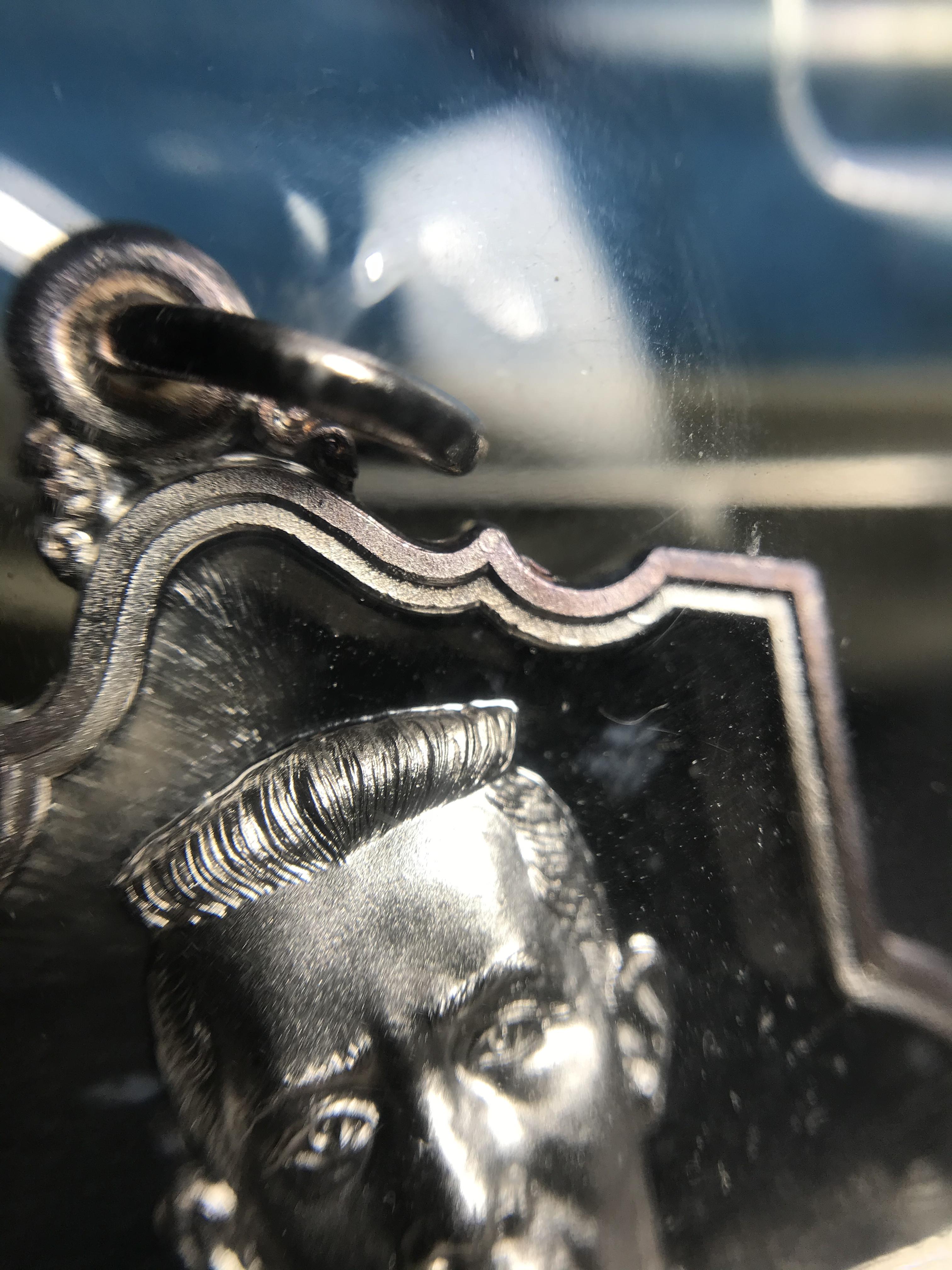 เหรียญสมเด็จพระนเรศวรมหาราช รุ่นสู้ หลัง สก. ปี2548 พิธีใหญ่ เนื้อเงิน(คงสภาพผิวเดิม พี้นผิวกระจก ซีนซองเดิม กล่องครบ)หายาก