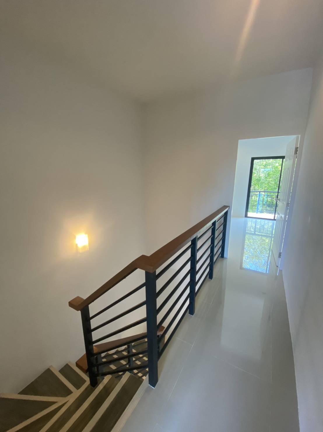 For Sales : Chaofah, 3-Storey Commercial Building, 3 Bedrooms 4 Bathrooms