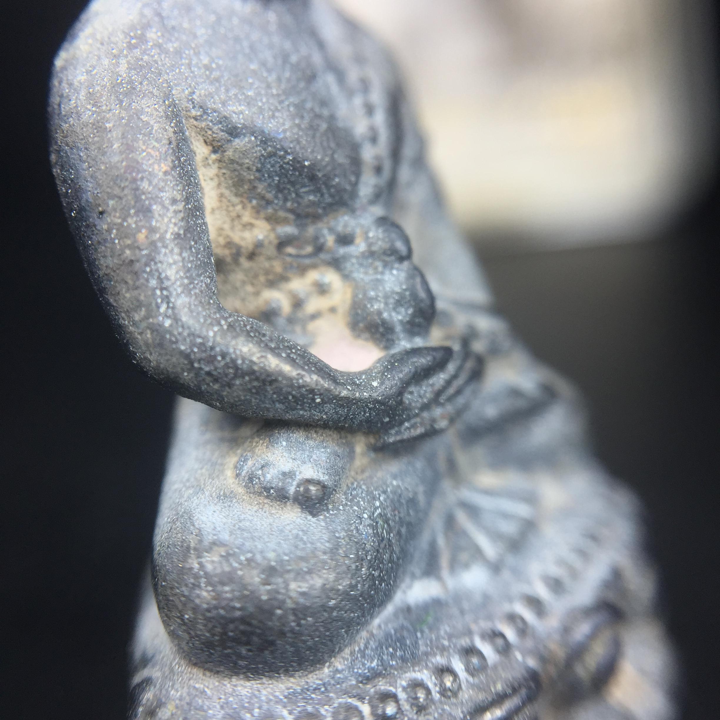 พระกริ่งชินบัญชรฉลองพระชันษา 100 ปี สมเด็จพระญาณสังวร วัดบวรนิเวศวิหาร ปี 2556 เนื้อนวโลหะผสมทองคำก้นทองแดง พิธีใหญ่ มวลสารเด่น นิยม(1 ใน 2556 องค์)