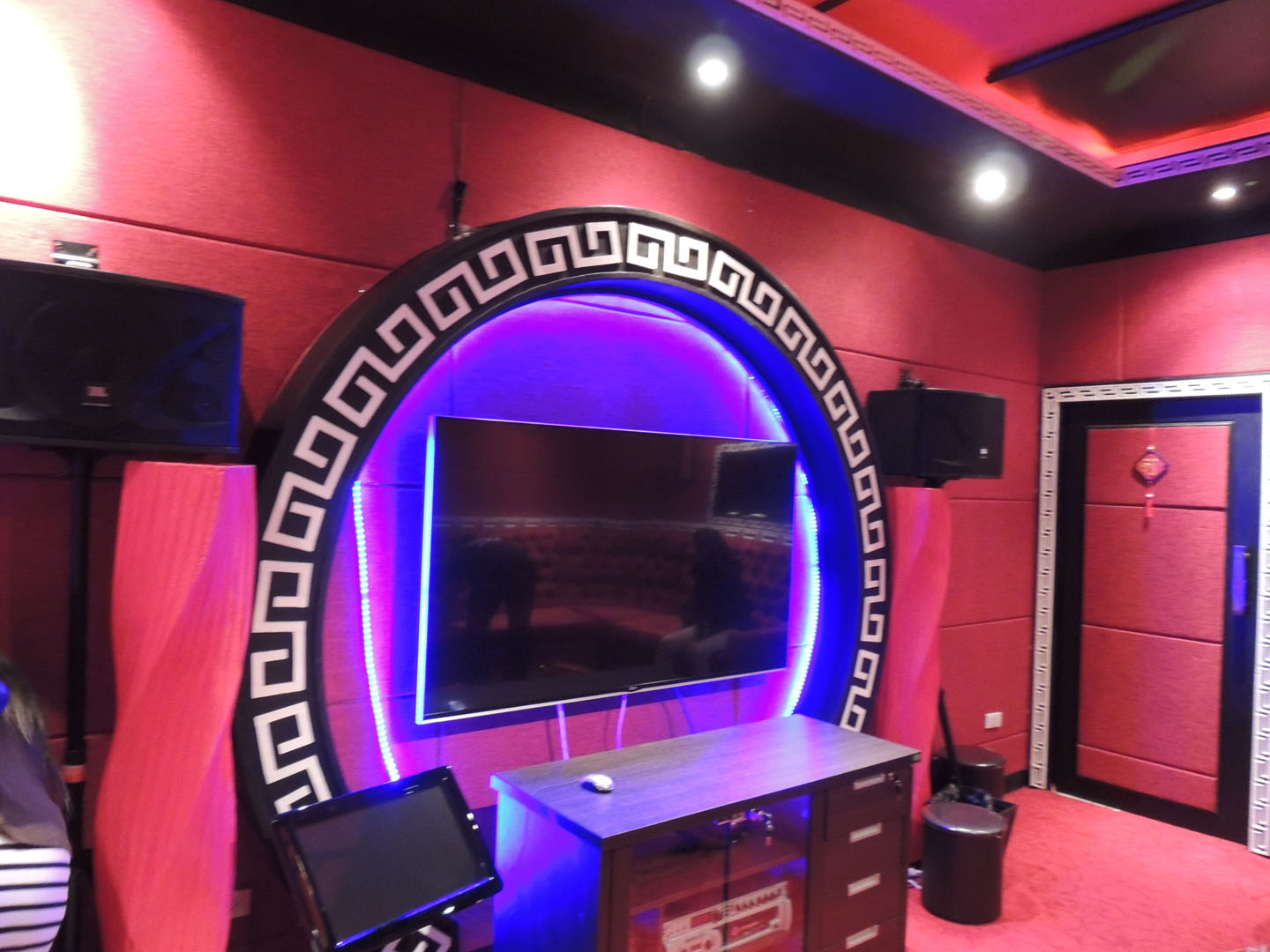 วัสดุอะคูสติก เอสซีจี รุ่น Cylence Zandera แผ่นมาตรฐาน สีแดง 0.10 x 0.30 m.