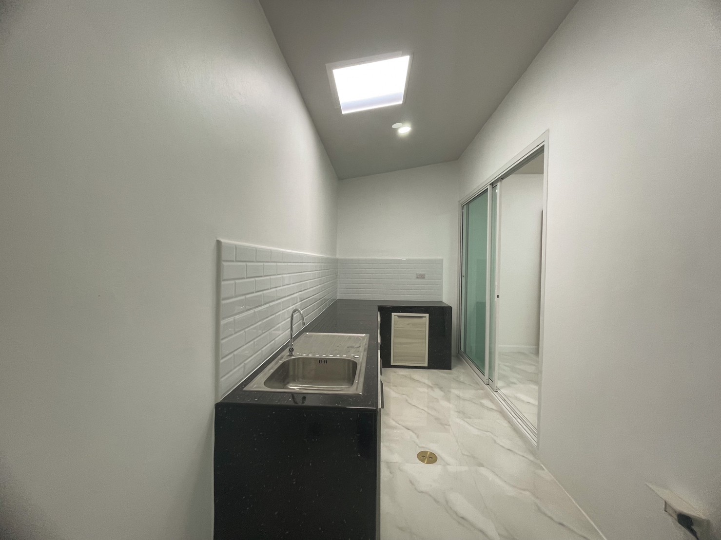 For Sale : Talad Yai, 2-Storey Townhome, 3 Bedrooms 2 Bathrooms