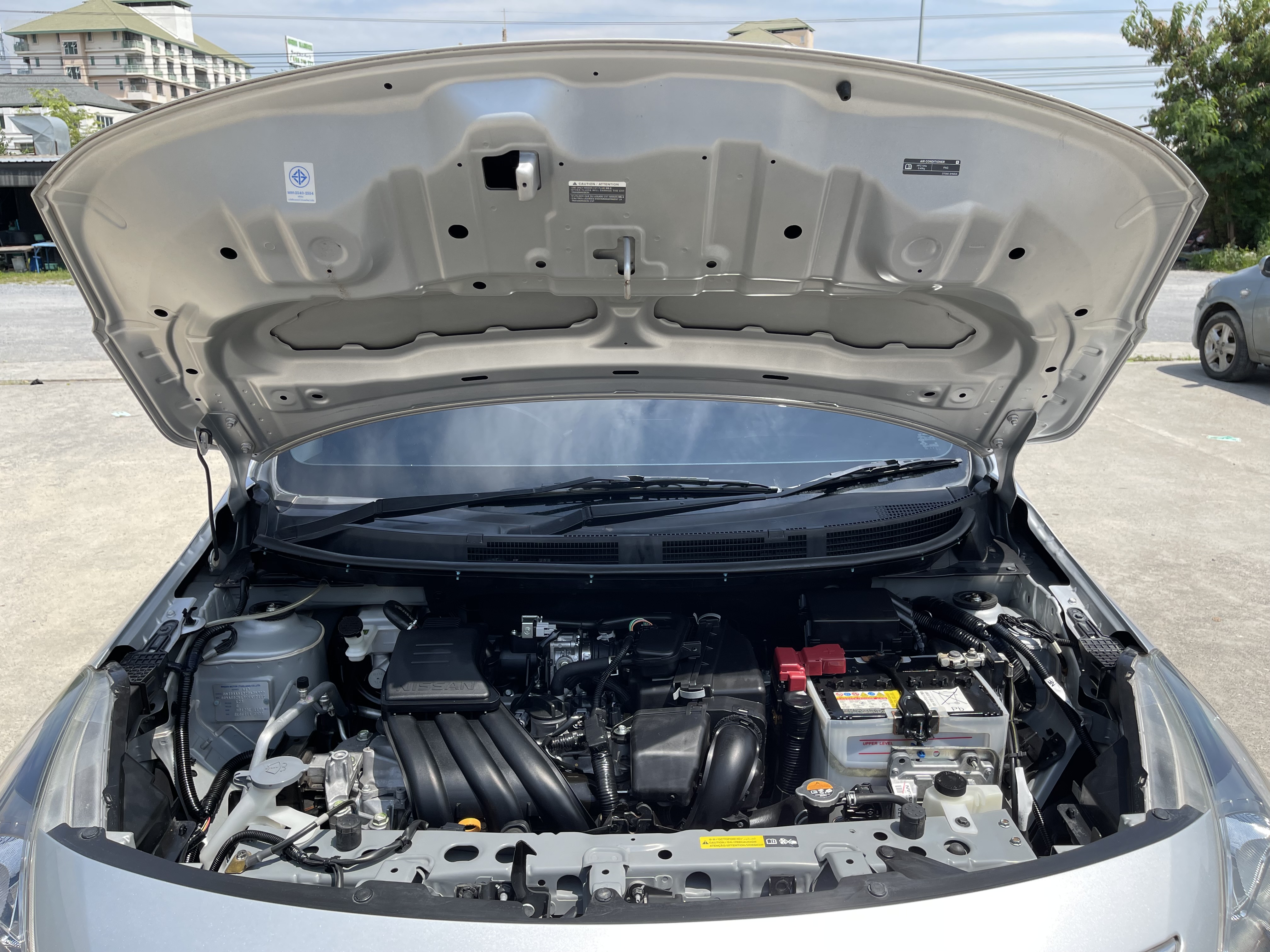 Nissan Almera 1.2 E Sportech 2018 เงิน