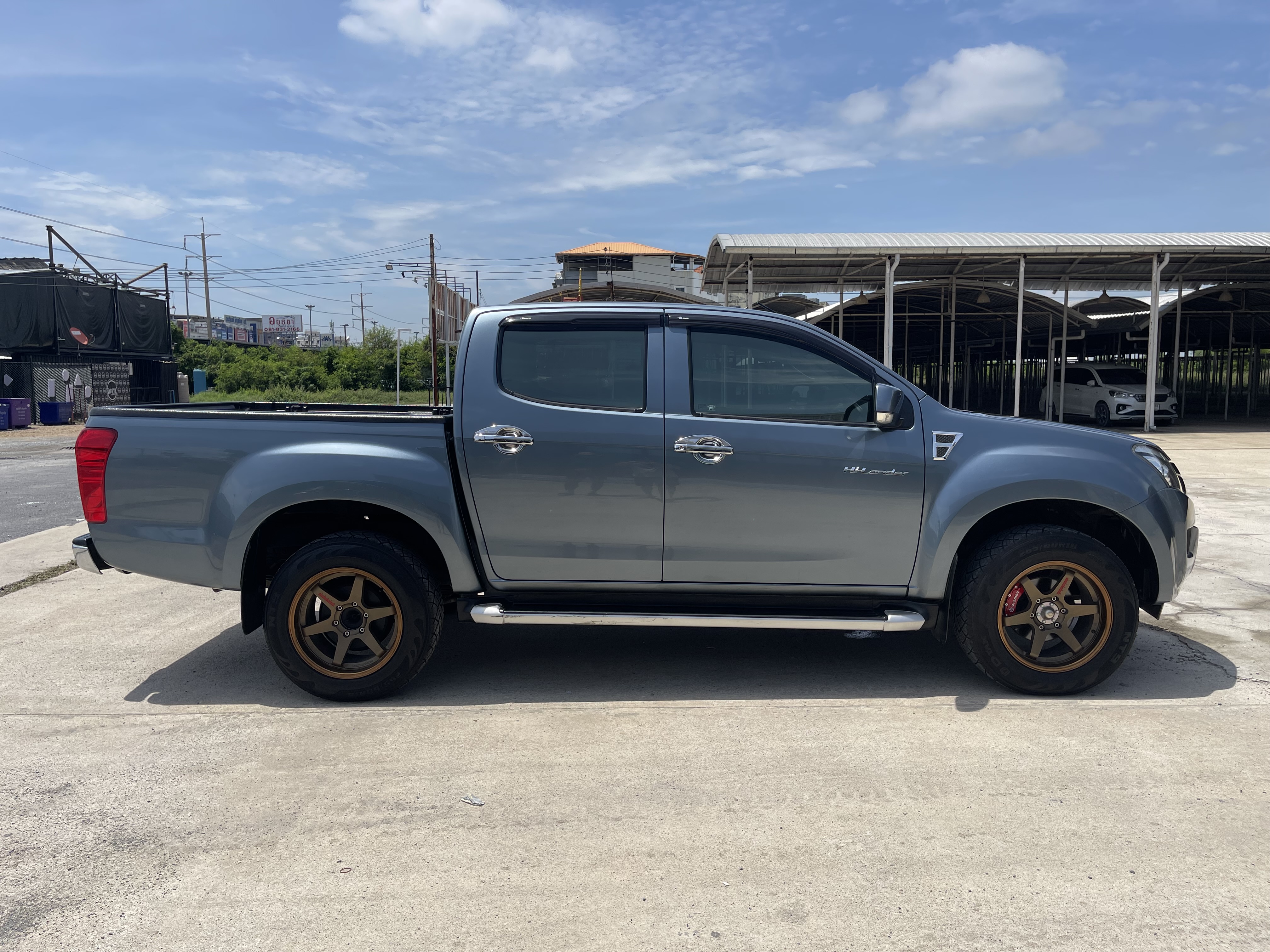 Isuzu Dmax All New 4ประตู Hilander 2.5 Vgs Z Dvd 2013 เทา