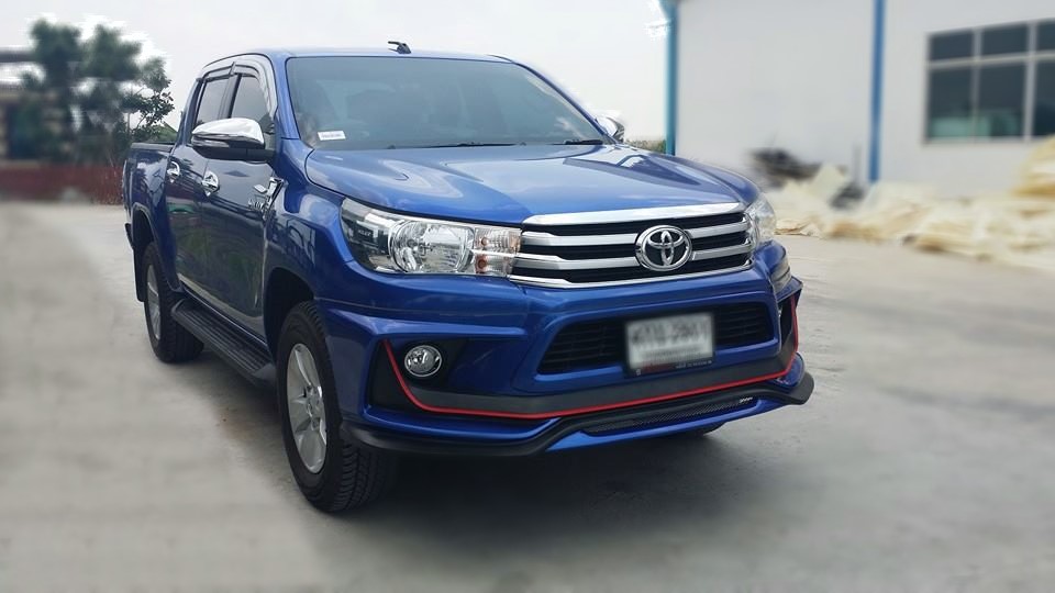 Toyota Revo Access body kits by Amotriz