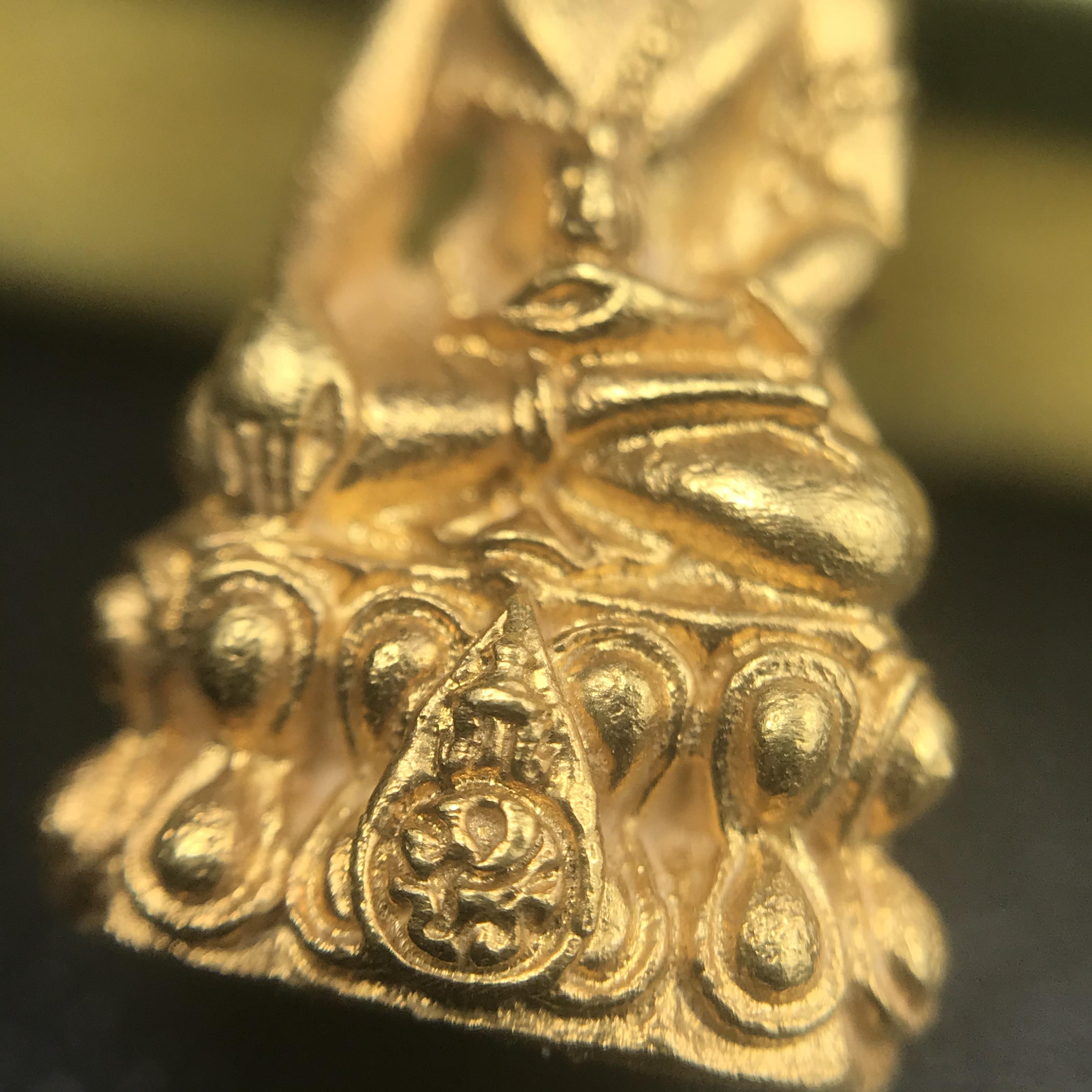 พระชัยวัฒน์นวปทุม ภปร. วัดปทุมวนาราม ปี2535 เนื้อทองคำ(ในหลวงรัชกาลที่9เสด็จเททอง)(สภาพสวยเดิมครบสมบูรณ์หายาก)