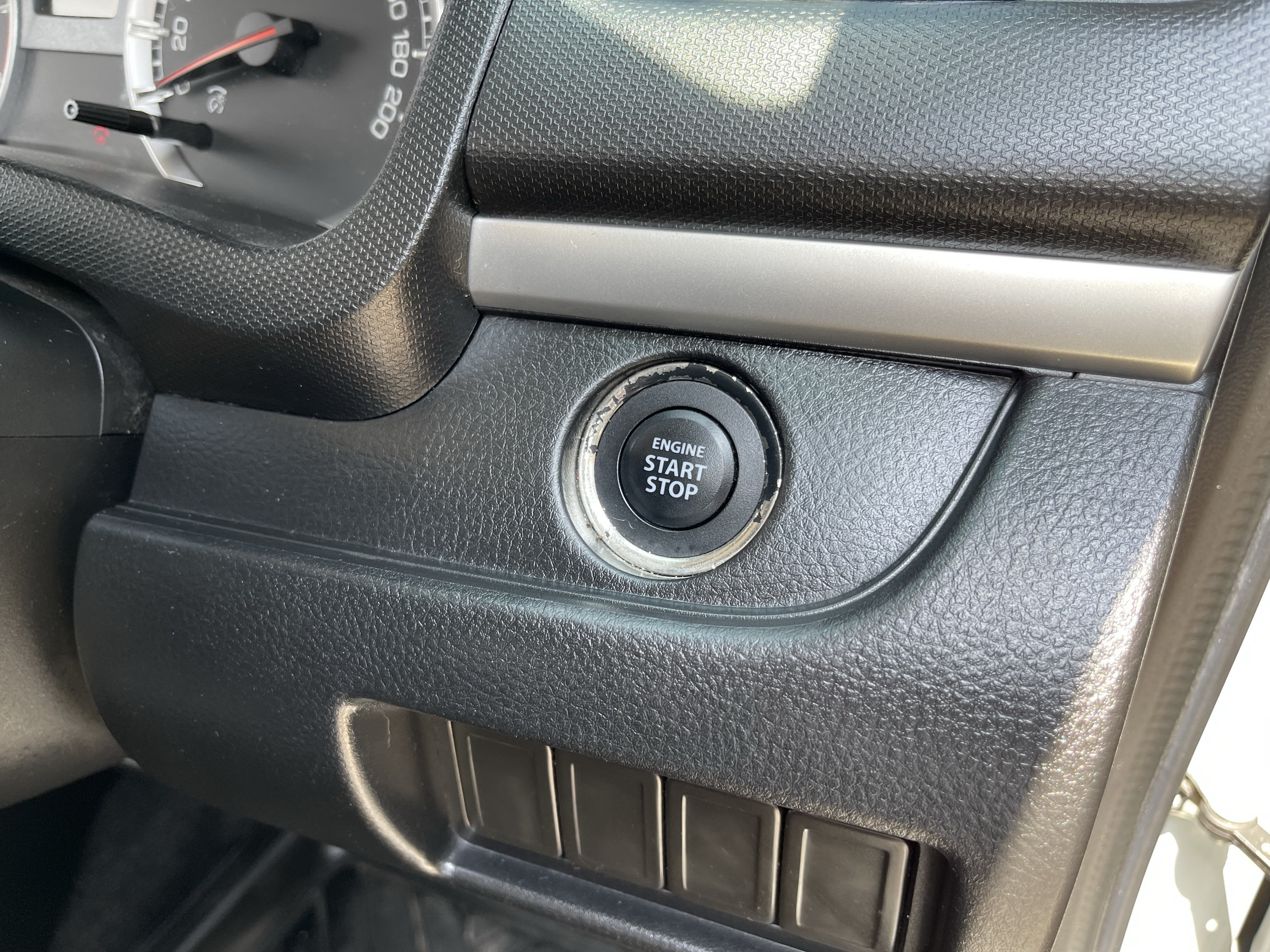 Suzuki Swift 1.2 GL At 2014 ขาวมุก