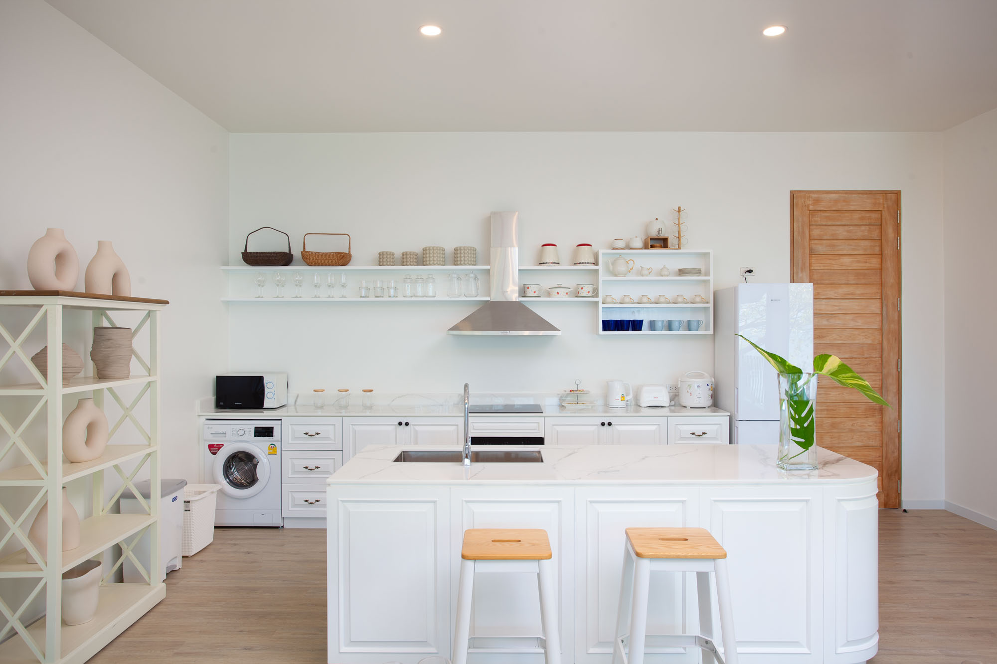 For Rent : Rawai, Seafront Penthouse with Jacuzzi, 2 Bedroom 2.5 Bathroom