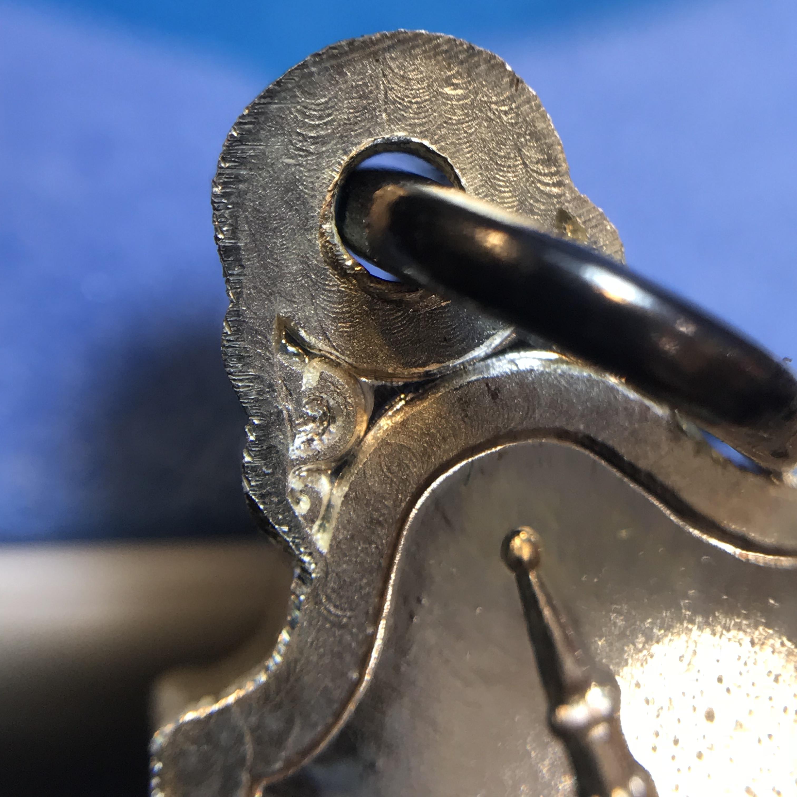 เหรียญสมเด็จพระนเรศวรมหาราช รุ่นสู้ หลัง สก. พิธีใหญ่ ปี 2548 เนื้อเงิน ผิวเดิมขึ้นสีรุ้งสวยนิยม พร้อมกล่อง