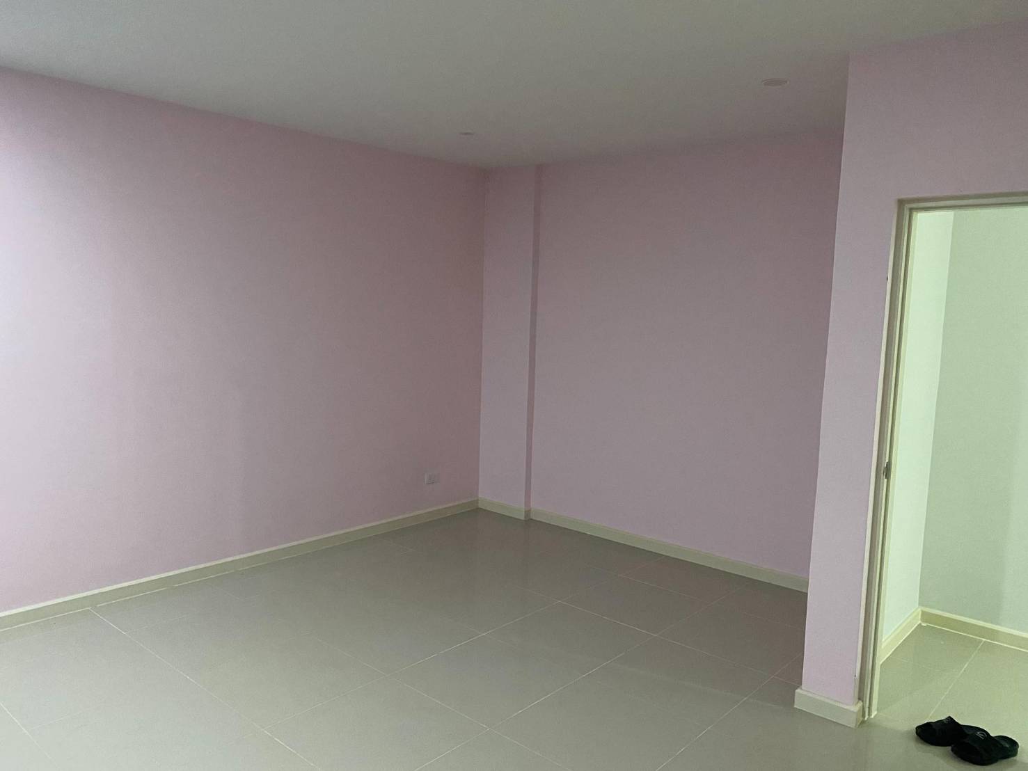 For Rent : Ratsada, B Avenue Kuku, 4 Bedrooms 3 Bathrooms