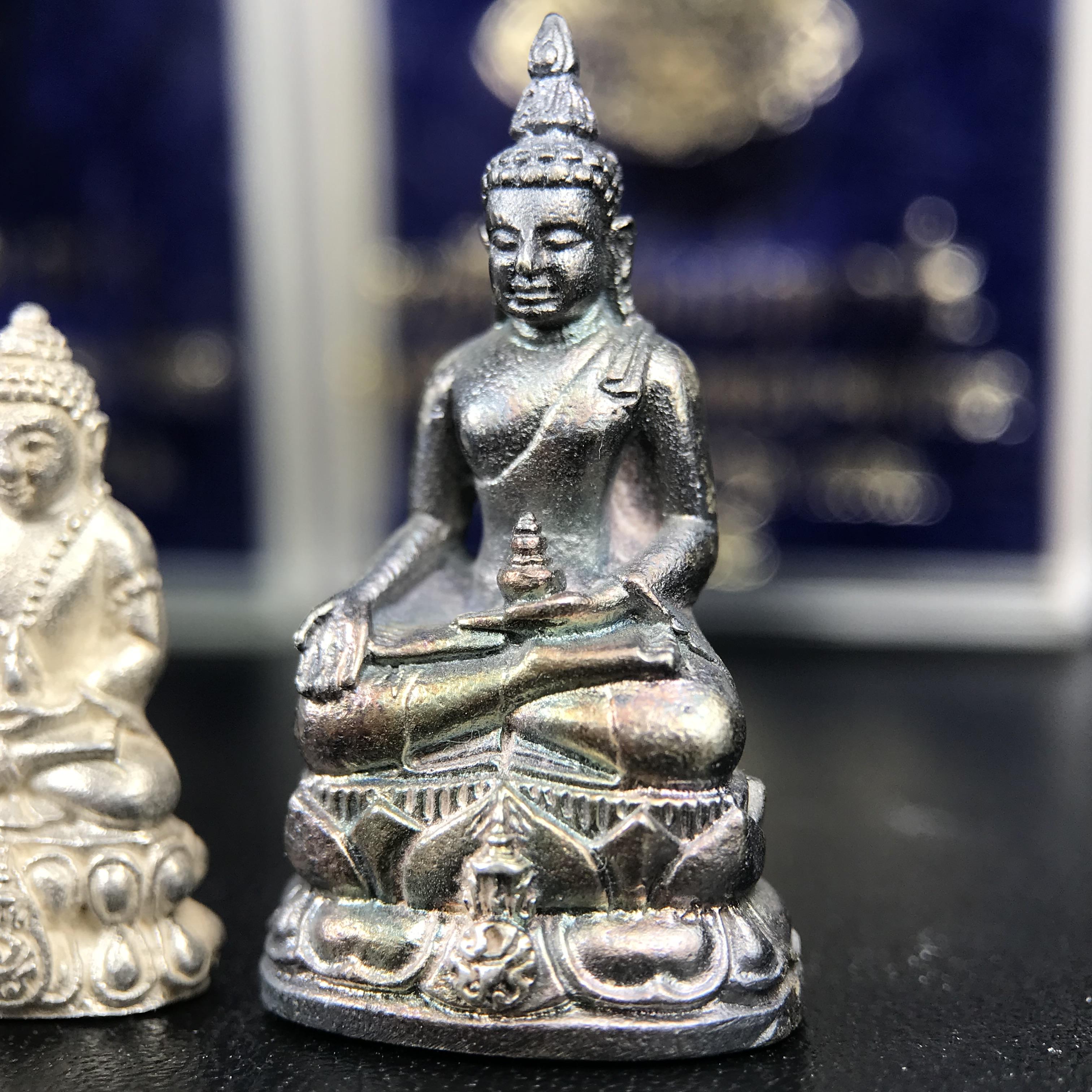 พระกริ่งนวปทุม ภปร.-พระชัยวัฒน์นวปทุม ภปร.-พระกริ่งไพรีพินาศ ภปร. รุ่นแรก วัดปทุมวนาราม ครบชุดเนื้อเงิน ปี2535(ในหลวงรัชกาลที่9เสด็จเททอง)(1ใน3000องค์)หายาก***เก็บทีเดียวครบชุดไปเลยรุ่นนี้ แนะนำ....ตอนนี้หายากแล้ว***