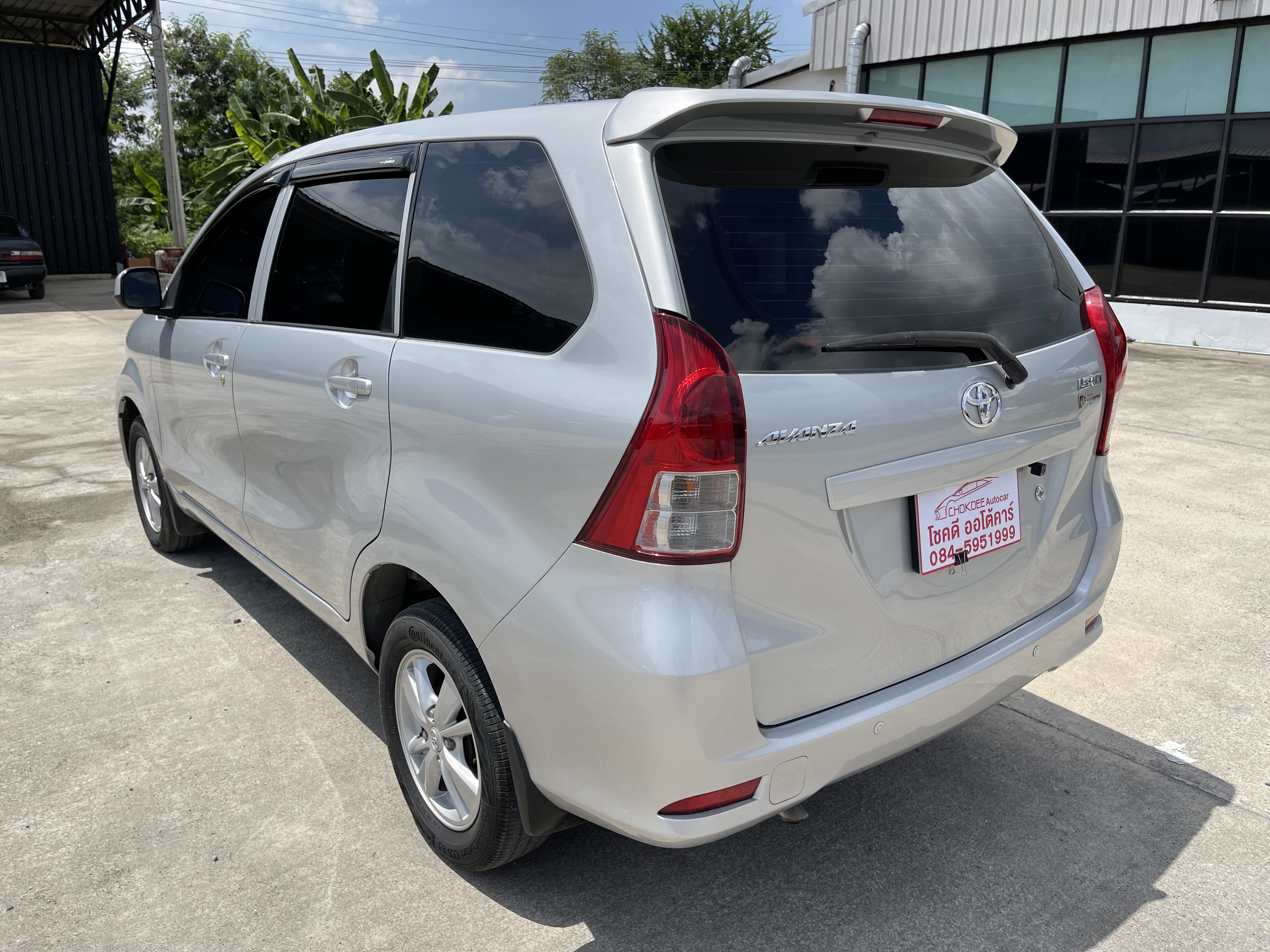 Toyota Avanza 1.5 G At 2015 เงิน