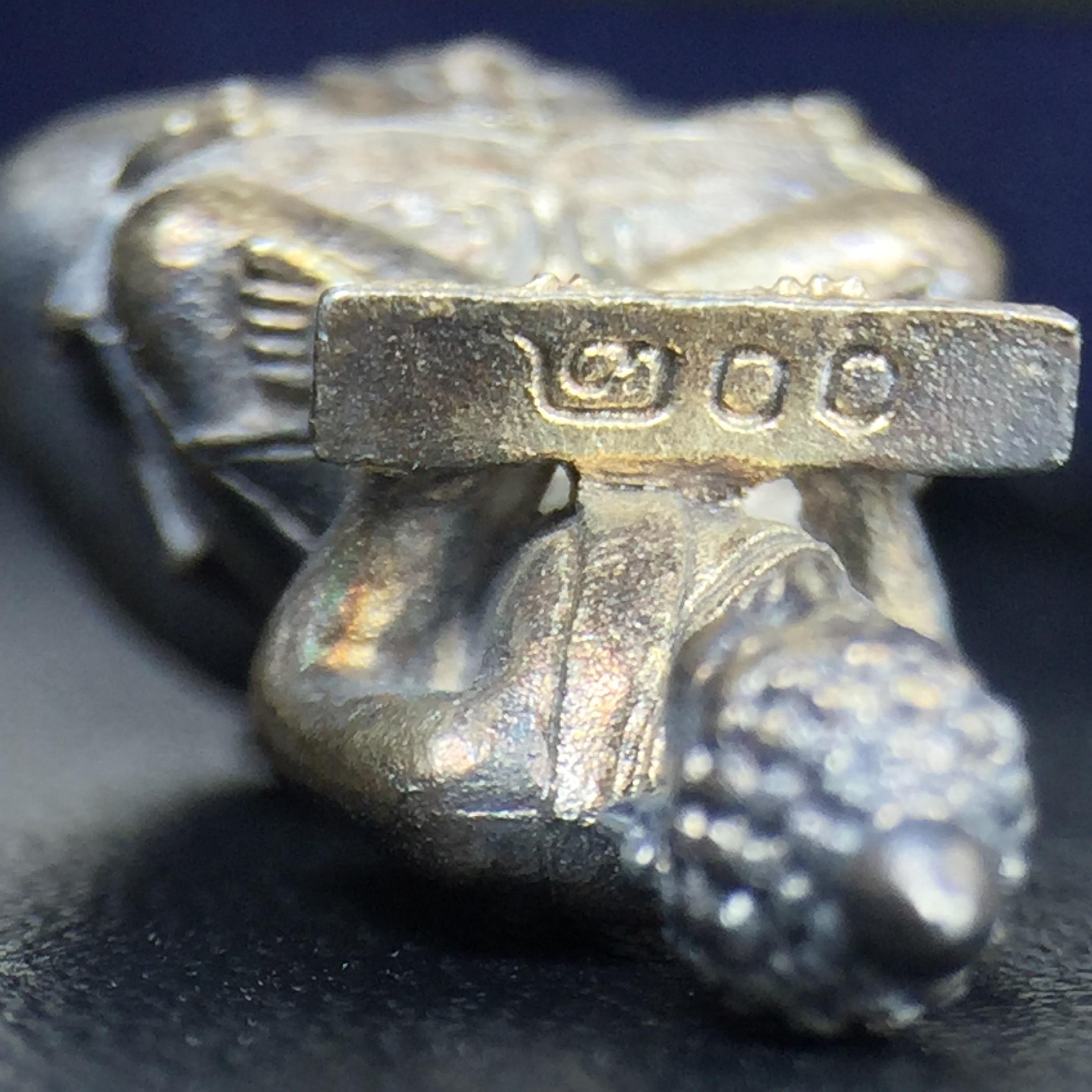 พระกริ่งปรมานุชิตชิโนรส วัดพระเชตุพนวิมลมังคลาราม(วัดโพธิ์) ปี2533 เนื้อเงิน ( ในหลวงรัชกาลที่9เสด็จเททอง)พิธีใหญ่ งดงามด้วยพุทธศิลป์เปี่ยมด้วยพุทธคุณ อีกหนึ่งรุ่นที่แนะนำสะสมบูชา