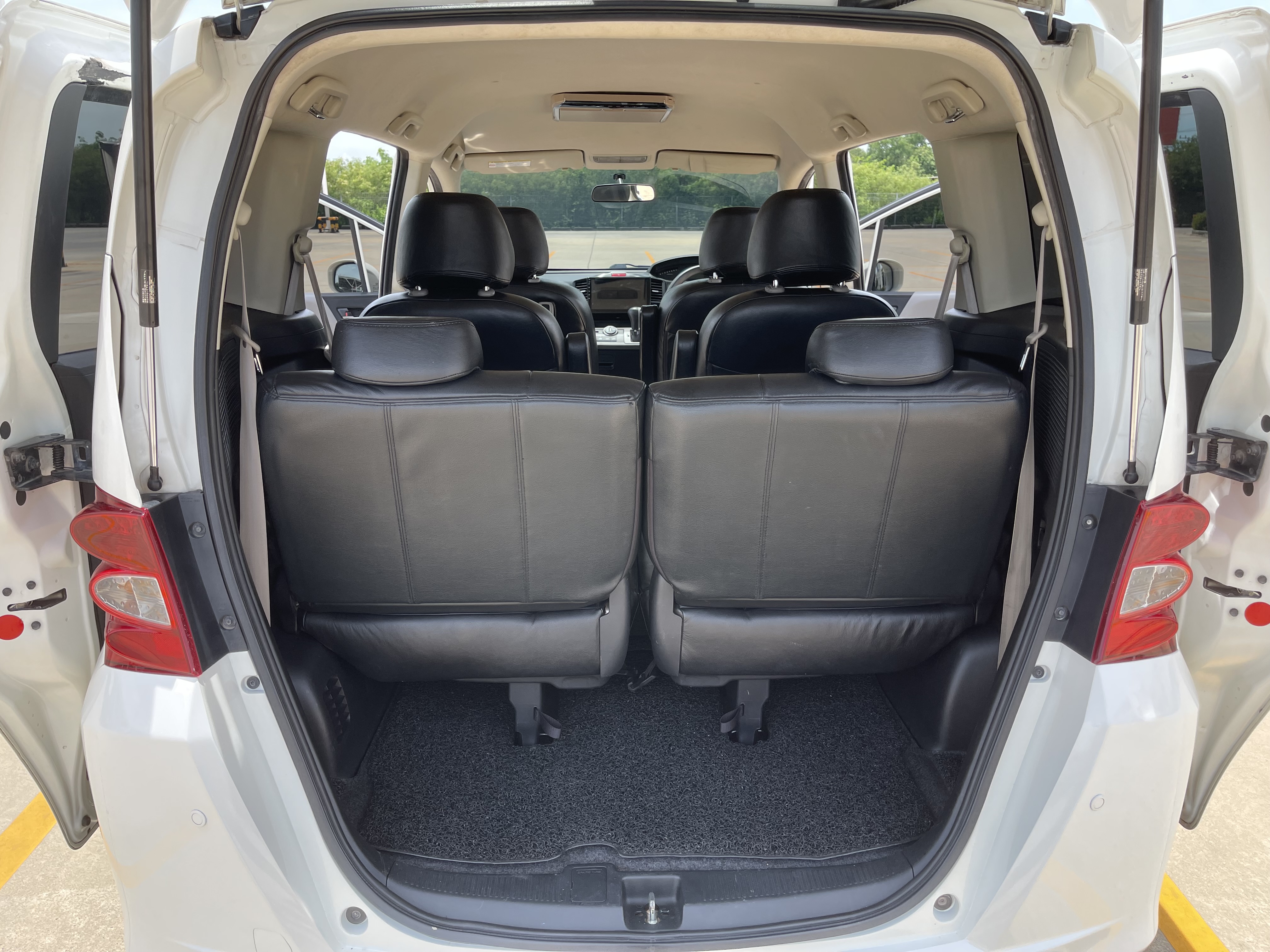 Honda Freed 1.5 E At 2012 ขาวมุก