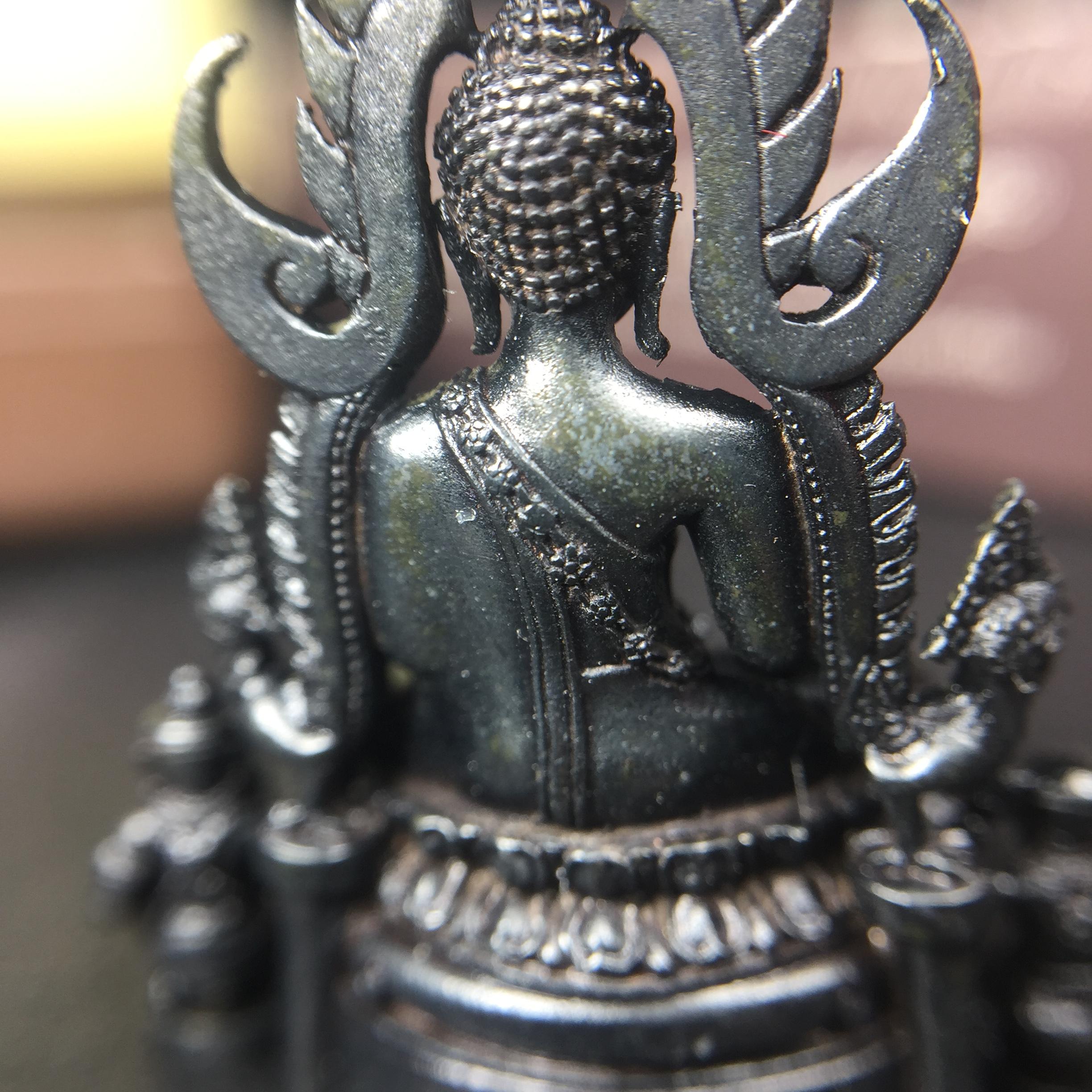 พระพุทธชินราช ภปร. โครงการ "เพราะแผ่นดินนี้ คือ แผ่นดินเกิด" ปี2548(รุ่นแรก) ลอยองค์ หน้าตัก 1/2 นิ้ว เนื้อเงินรมดำ