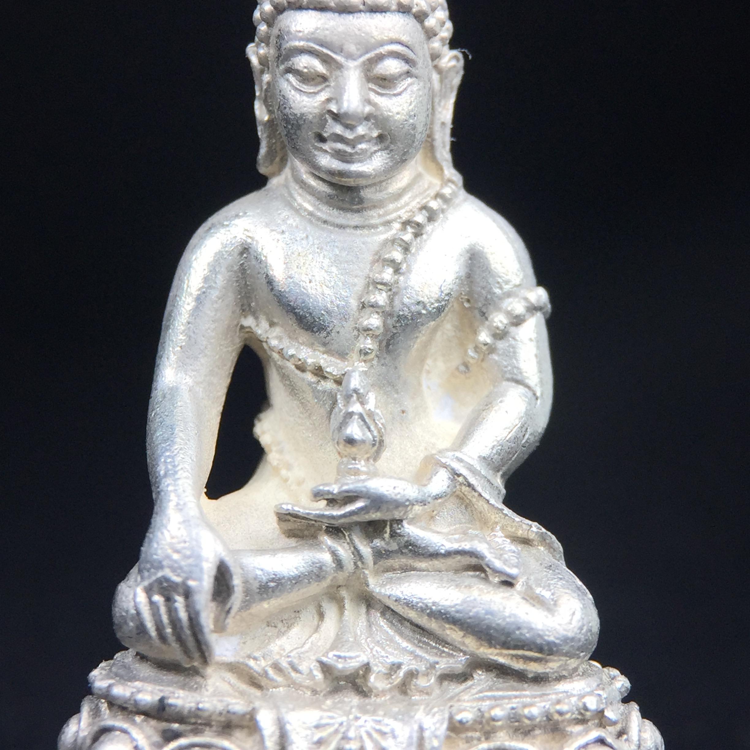 พระกริ่งศิรากาศ ภปร.(พระกริ่งคุ้มเกล้า)วัตถุมงคล"คุ้มเกล้าฯ" มูลนิธิ “คุ้มเกล้า” ในพระบรมราชูปถัมภ์ จัดสร้าง โรงพยาบาลภูมิพล เนื้อเงิน(พิมพ์หน้าไทย)(สภาพผิวสวย)(รัชกาลที่9เสด็จเททอง)(พิธีใหญ่)(นิยม)