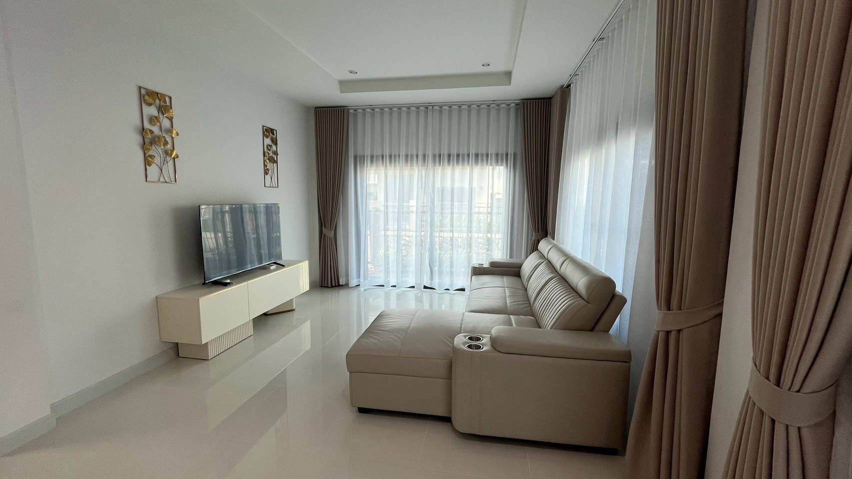 For Rent : Kohkaew, Supalai Lake Ville, 4 Bedrooms 3 Bathrooms