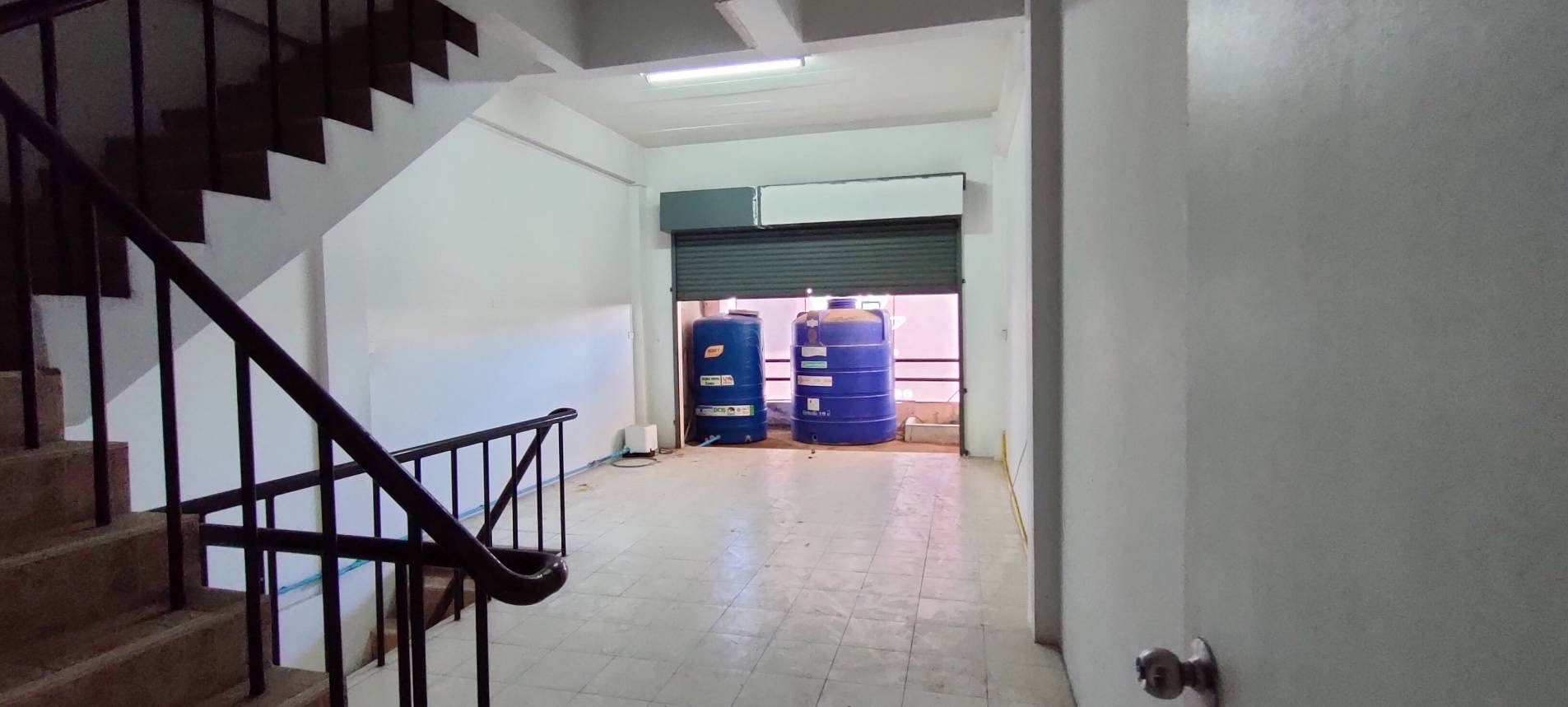 For Sale : Phuket Town, 4-Storey Commercial Builing, 3 Bathrooms, 15 Sqw.