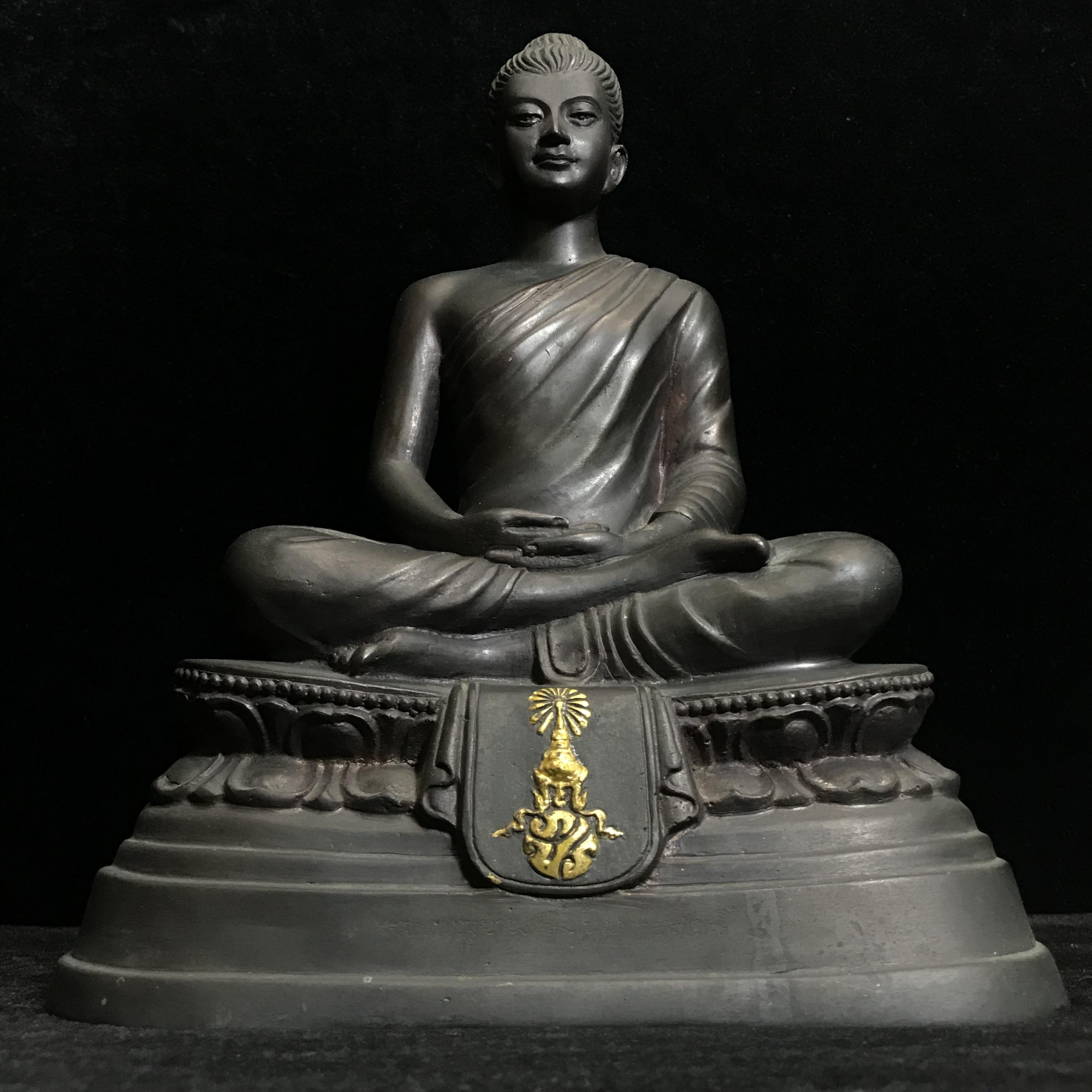 พระพุทธศรีประกายสิทธิ์ ภปร.วัดบวรนิเวศวิหาร ที่ระลึกสร้างโรงพยาบาลสมเด็จพระ ศรีนครินทร์ ปี 2525 หน้าตัก 5นิ้ว(พระราชทานเม็ดพระธาตุบรรจุใต้ฐาน)