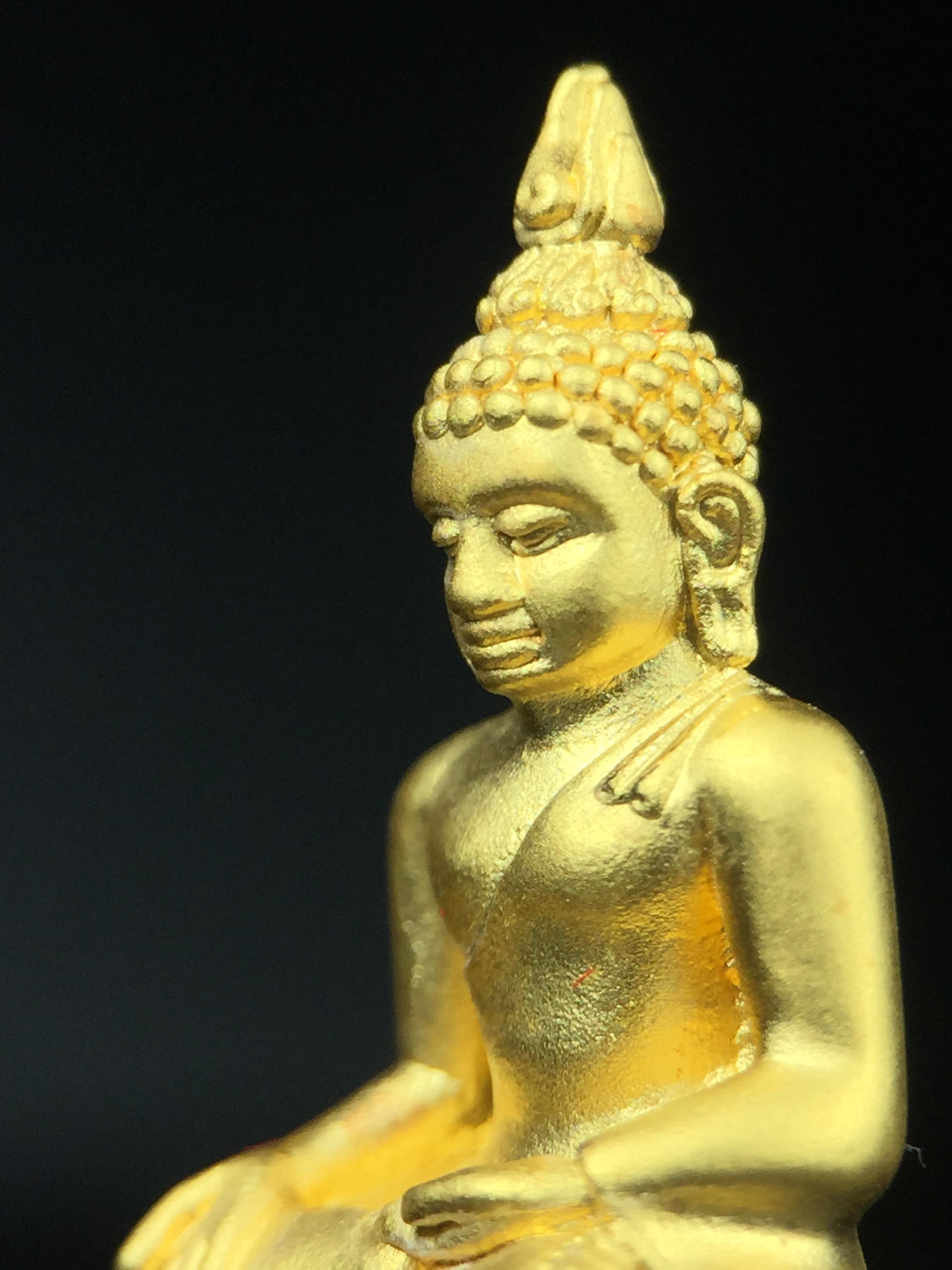 พระไพรีพินาศ รุ่นมหามงคล 72 พรรษา (6 รอบ) ในหลวงรัชกาลที่9 ปี2542 พิมพ์ใหญ่ เนื้อทองคำบริสุทธิ์ 99.9% (ฐานเนื้อนาค)แบบพ่นทรายขัดเงาบางส่วน(สภาพสวยเดิมกล่องบรรจุเดิมครบสมบูรณ์)องค์พิเศษกรรมการ(พบเจอน้อยหายากมาก)