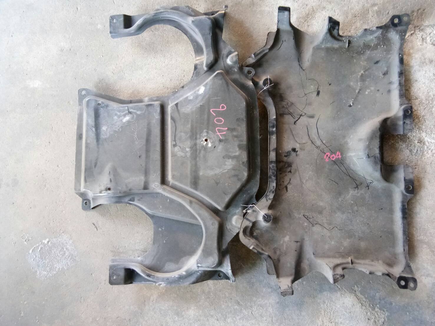 ซุ้มล้อชุดพลาสติกปิดใต้เครื่อง BENZ W204