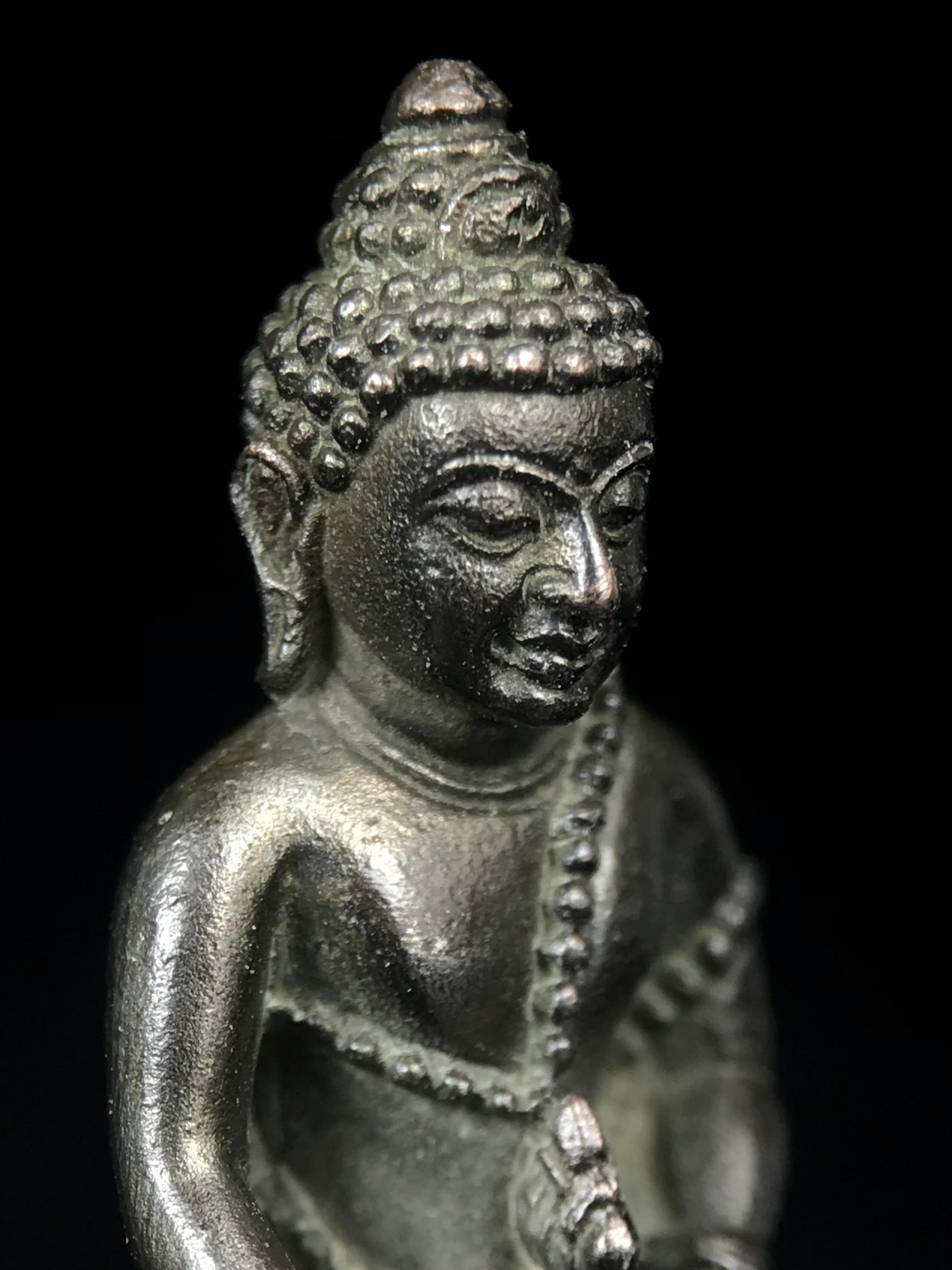 พระกริ่งศิรากาศ ภปร.(พระกริ่งคุ้มเกล้า)วัตถุมงคล"คุ้มเกล้าฯ" มูลนิธิ “คุ้มเกล้า” ในพระบรมราชูปถัมภ์ จัดสร้าง โรงพยาบาลภูมิพล เนื้อนวโลหะ(พิมพ์หน้าไทย)(ในหลวงรัชกาลที่9เสด็จเททอง)(พิธีใหญ่)(นิยม)