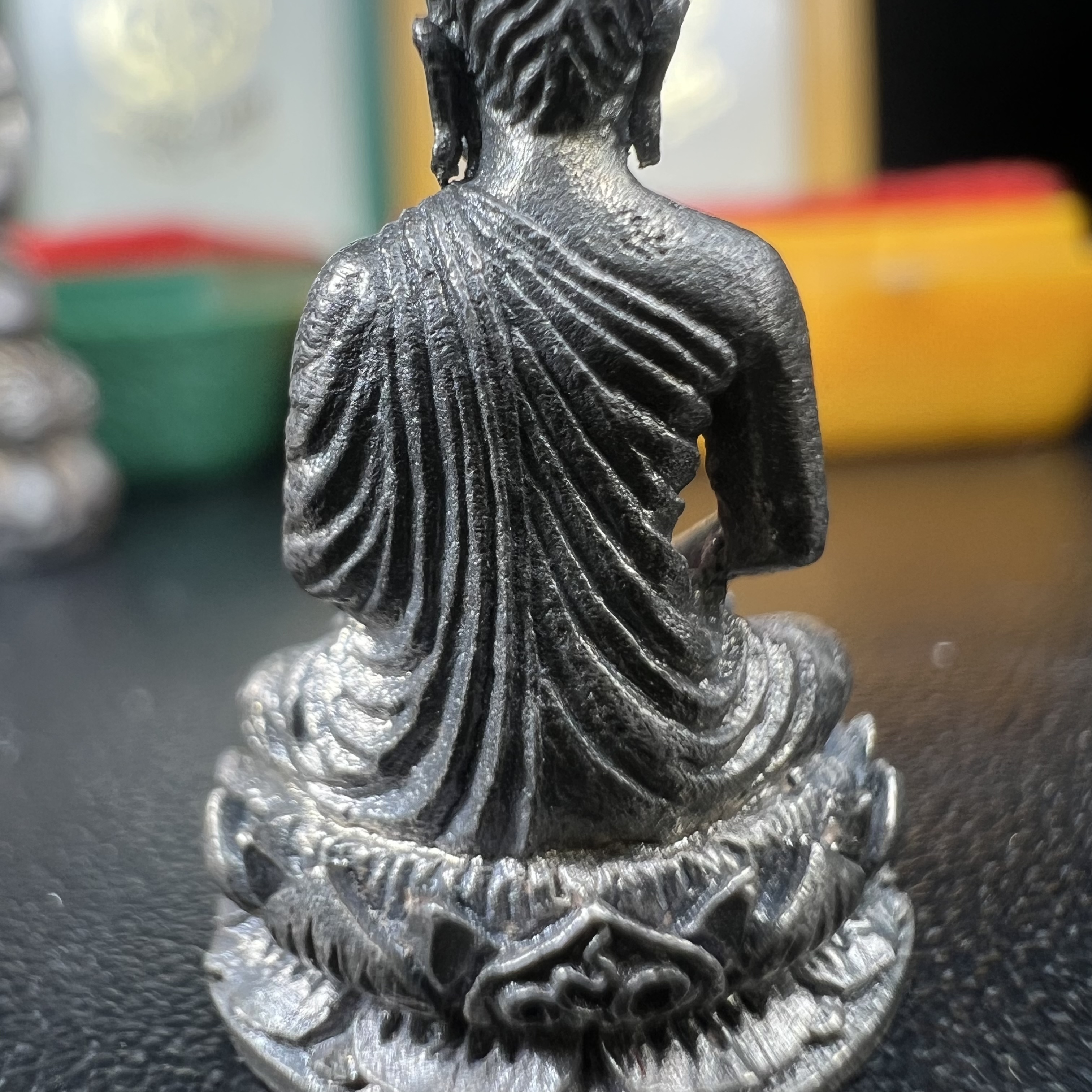 พระกริ่ง-พระชัยวัฒยน์วาสนาสมเด็จพระสังฆราช(วาสน์)วัดราชบพิธฯปี2531 เนื้อเงิน สร้างเป็นที่ระลึกในคราวที่สมเด็จพระอริยวงศาคตญาณ สมเด็จพระสังฆราช(วาสน์ วาสโน)มีพระชนมายุครบ90พรรษา(ในหลวง ร.9 เสด็จในพิธี)งานแกะแม่พิมพ์โดย นายช่างเกษม มงคลเจริญ)หายาก