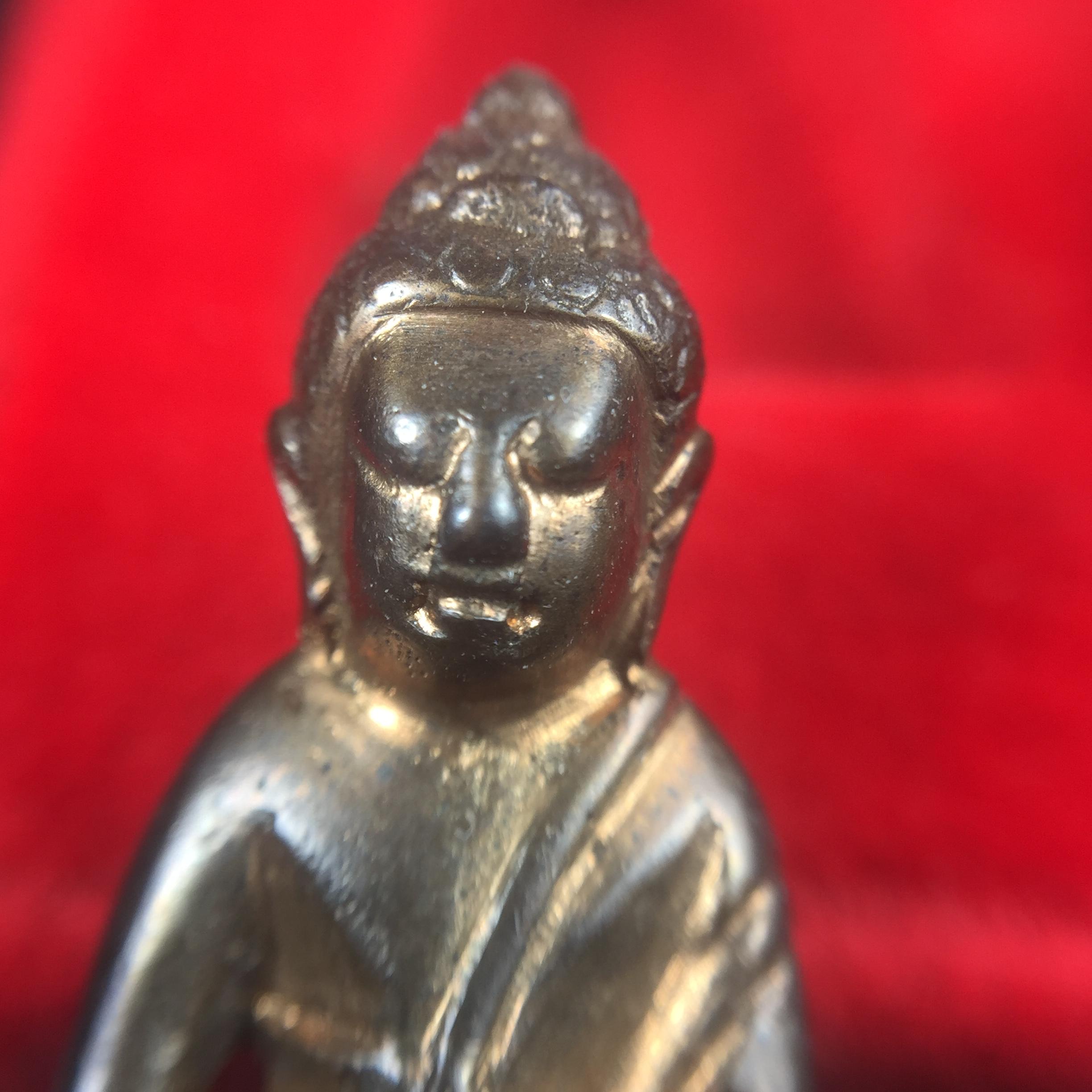 พระกริ่ง-พระชัยวัฒน์ ปวเรศ ปี2530 วัดบวรนิเวศราชวรวิหาร(องค์พระชัยวัฒน์เลี่ยมกรอบทองคำแท้)(ในหลวง ร.9 เสด็จเททอง)(บรรจุเส้นเกศาในหลวงรัชกาลที่9)พร้อมสูจิบัตรเดิมตอนจัดสร้าง(สภาพสวยครบสมบูรณ์) (องค์หน้าใหญ่)(องค์ทองทบ)แบบพิมพ์นิยมหายาก