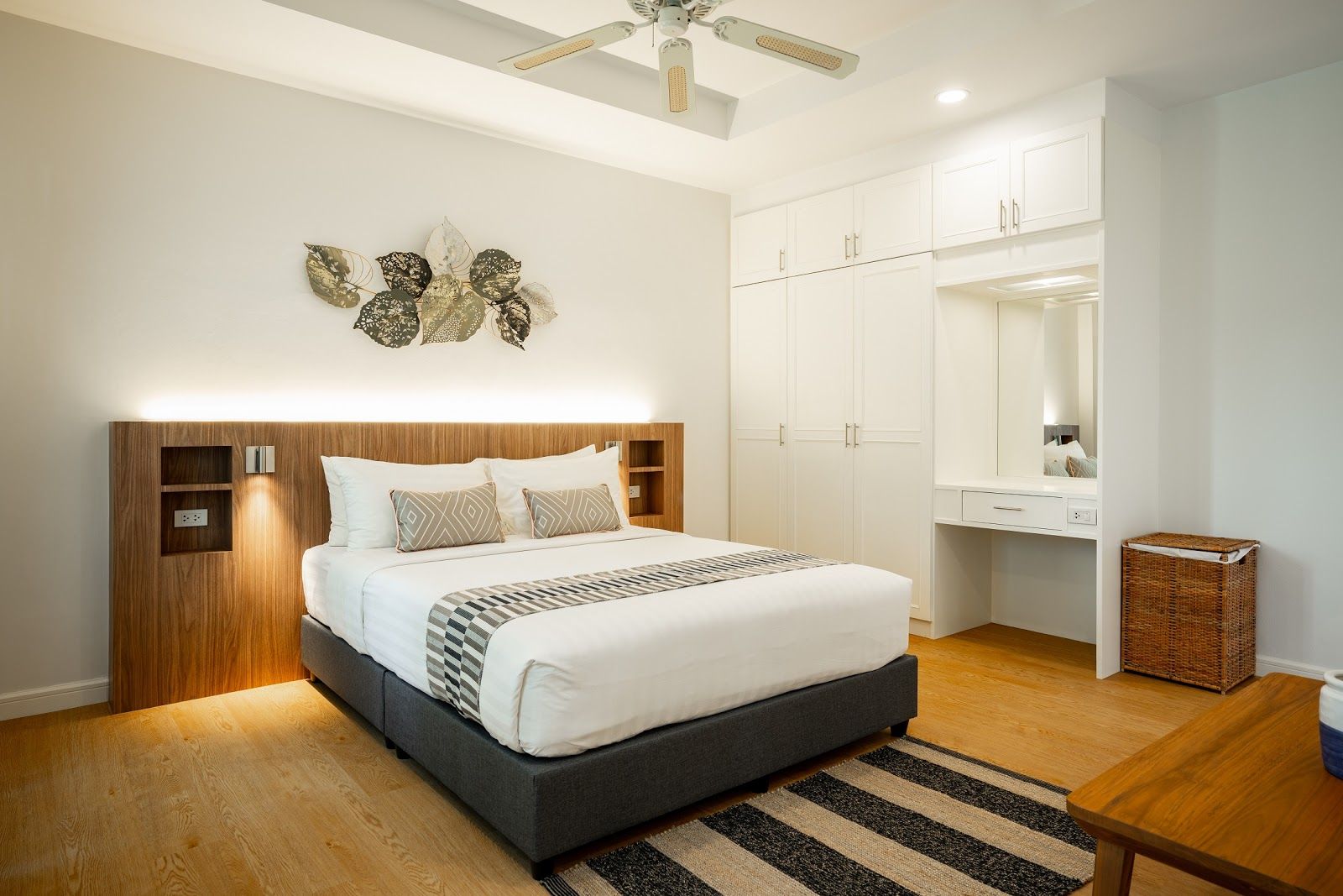 For Rent : Rawai, Pool Villa with Jacuzzi, 3 bedrooms 3 Bathrooms, Pool view.