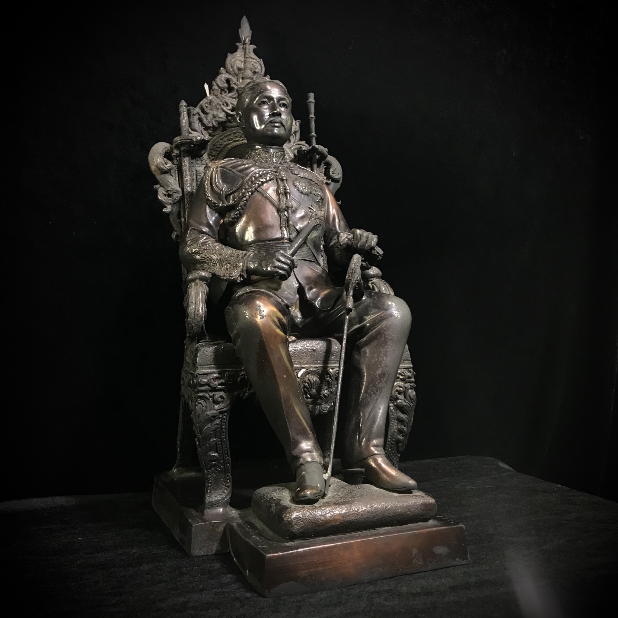 พระบรมรูปจำลองรัชกาลที่5 ครบ99ปี โรงเรียนนายร้อย จปร. จ.นครนายก ปี2529(ในหลวงร.9เสด็จในพิธี)