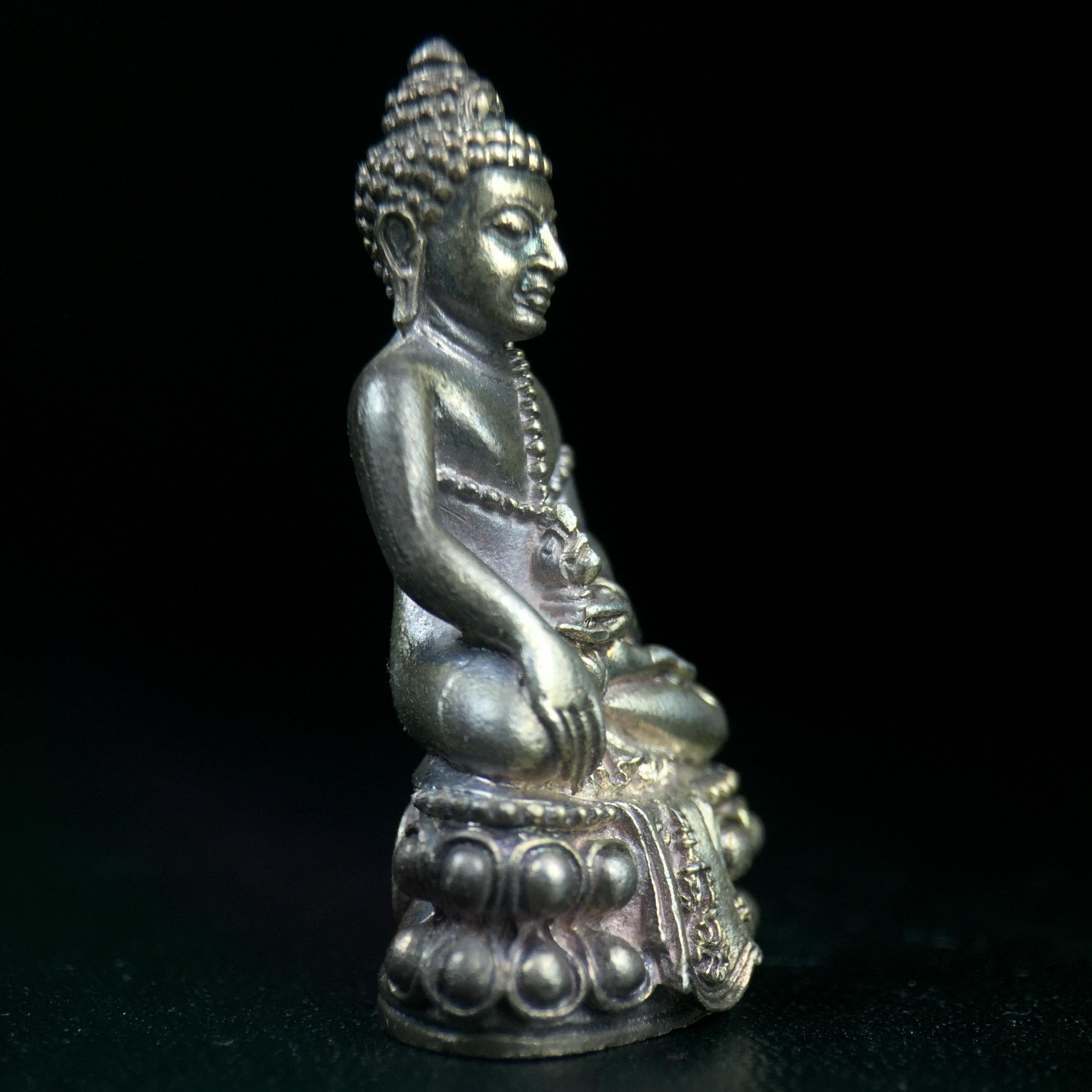 พระกริ่งศิรากาศ ภปร.(พระกริ่งคุ้มเกล้า)วัตถุมงคล"คุ้มเกล้าฯ" มูลนิธิ “คุ้มเกล้า” ในพระบรมราชูปถัมภ์ จัดสร้าง โรงพยาบาลภูมิพล เนื้อเงิน(พิมพ์หน้าไทย)(สภาพผิวเดิมขึ้นน้ำทองทั่วองค์สวย)(รัชกาลที่9เสด็จเททอง)(พิธีใหญ่)(นิยม)