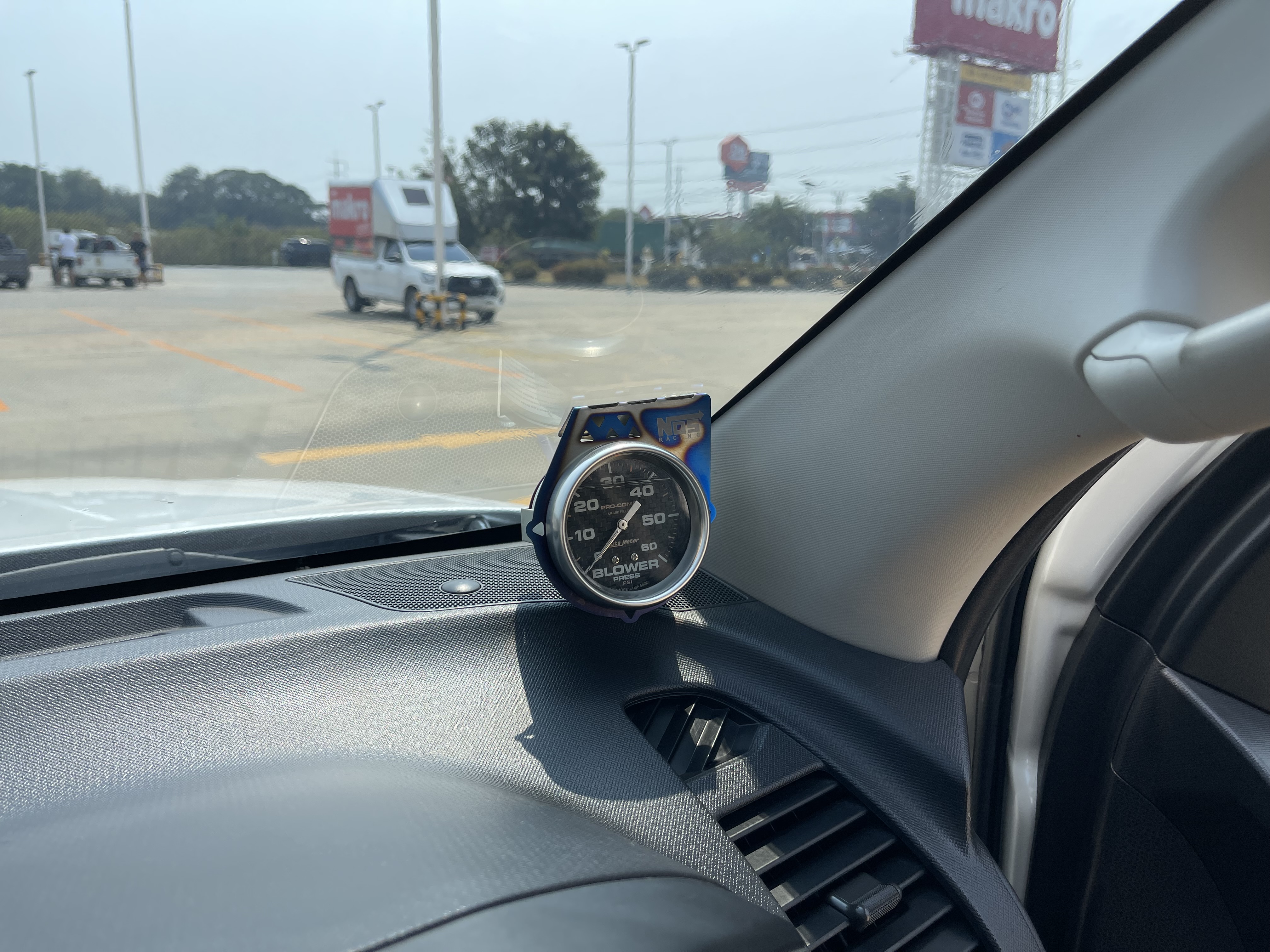 Isuzu Dmax All New 4ประตู Hilander 2.5 Vgs Z Dvd 2015 ขาวมุก