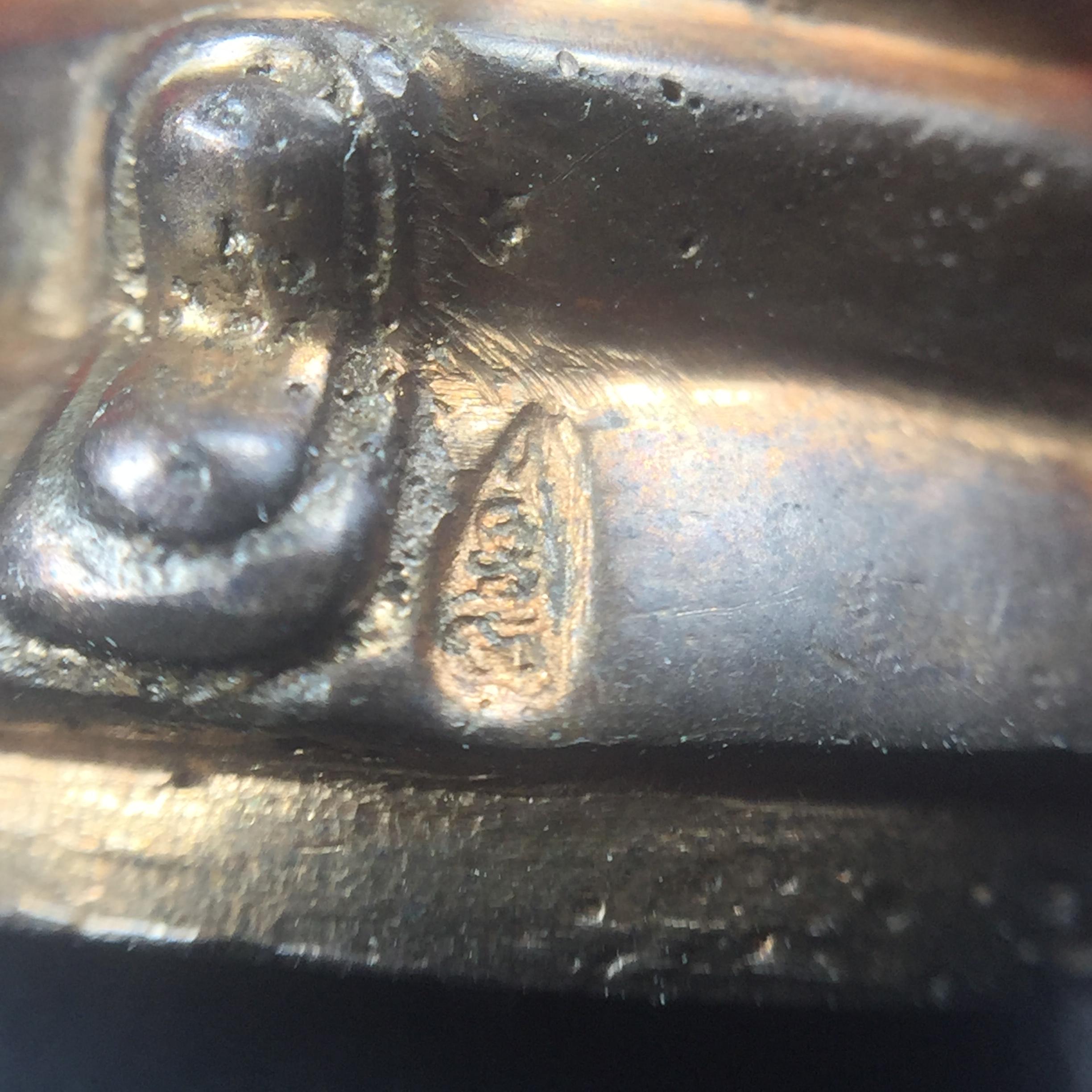 พระกริ่ง-พระชัยวัฒน์ ปวเรศ ปี2530 วัดบวรนิเวศราชวรวิหาร(องค์พระชัยวัฒน์เลี่ยมกรอบทองคำแท้)(ในหลวง ร.9 เสด็จเททอง)(บรรจุเส้นเกศาในหลวงรัชกาลที่9)พร้อมสูจิบัตรเดิมตอนจัดสร้าง(สภาพสวยครบสมบูรณ์) (องค์หน้าใหญ่)(องค์ทองทบ)แบบพิมพ์นิยมหายาก