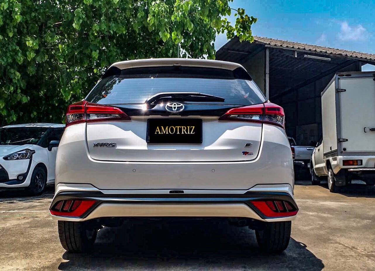 Toyota Yaris ATIV hatchback and sedan bodykits by Amotriz