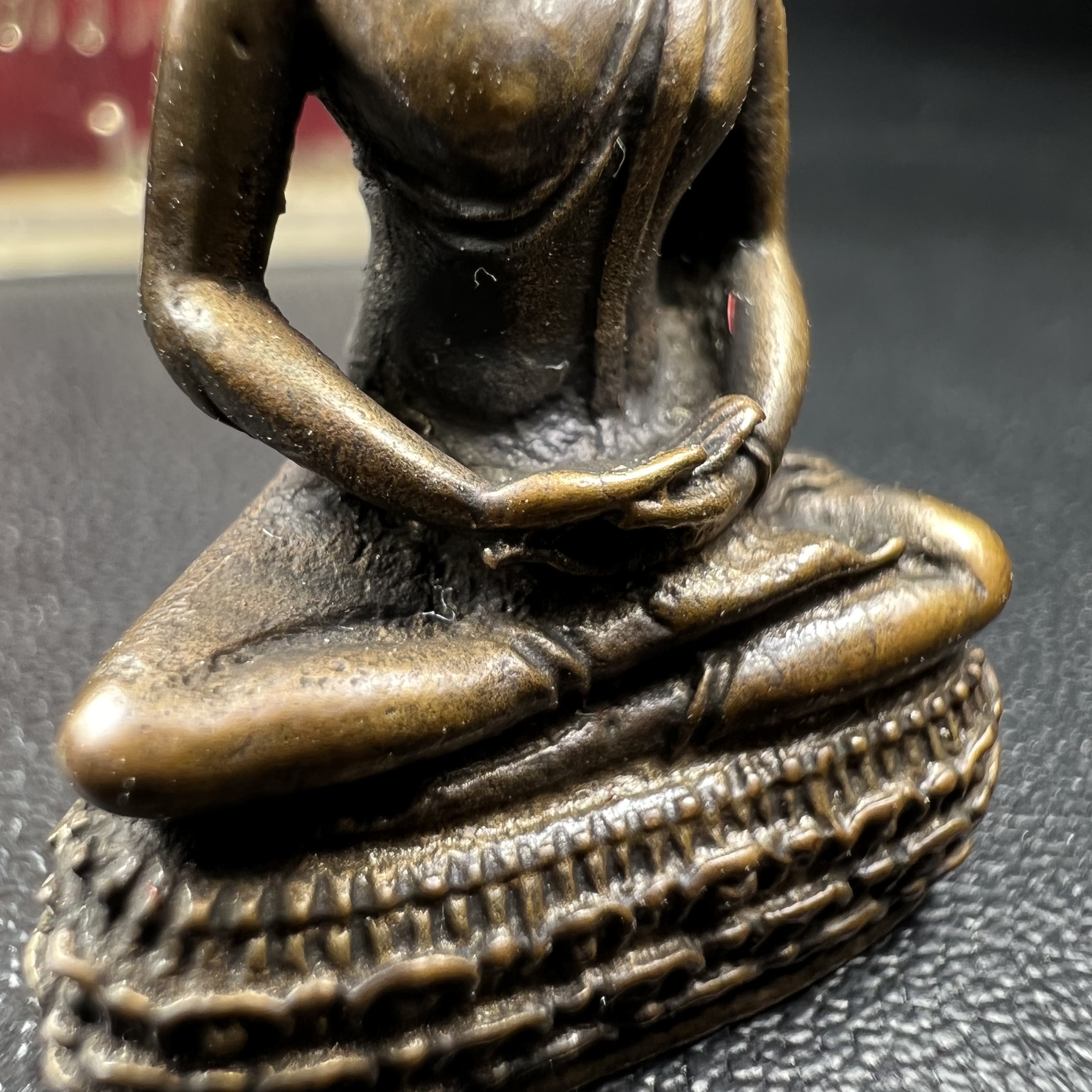 พระกริ่งพระพุทธสิหิงห์ วัดราชประดิษฐ์ ปี2519 เนื้อนวโลหะกล่องบรรจุเดิม(ในหลวงรัชกาลที่9เสด็จในพิธี)พระดี ปีลึก พิธีใหญ่