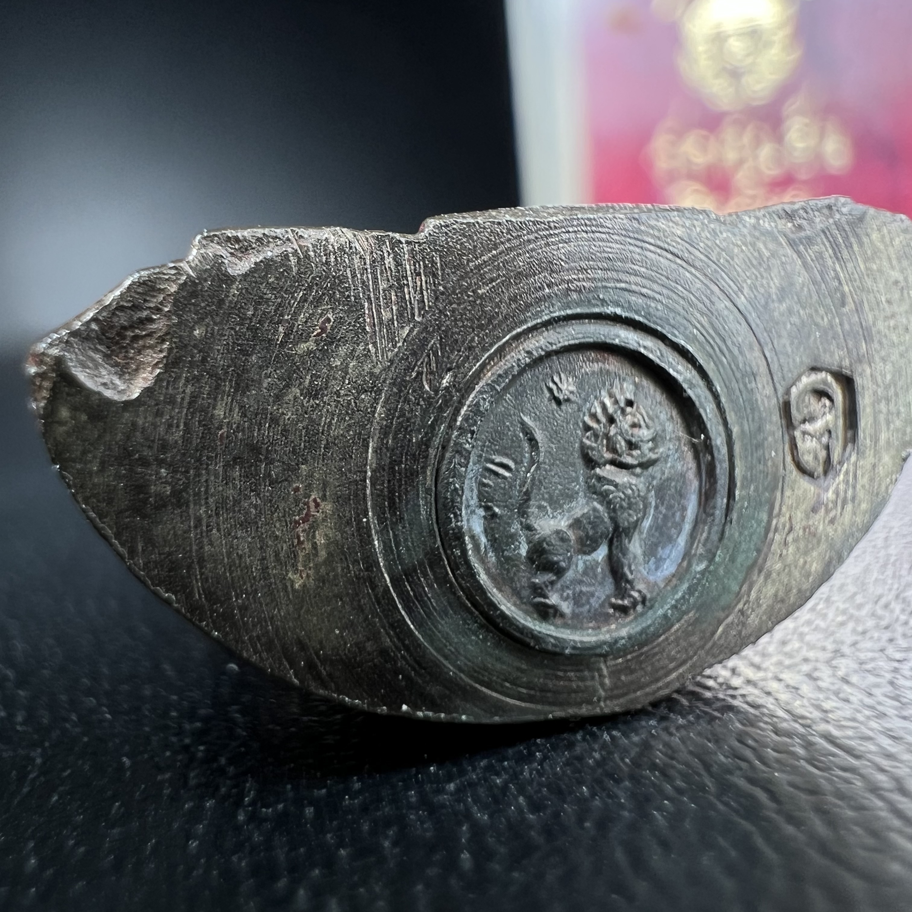 พระพุทธชินราช วัดพันอ้น จ.เชียงใหม่ ปี 2513 เนื้อนวโลหะ สภาพสวยจัดกล่องครบ(1ใน 2513 องค์)(พระดี ปีลึก พิธีใหญ่ เกจิในยุคร่วมปลุกเสก นิยม)อีกหนึ่งผลงานที่นายช่างเกษม มงคลเจริญ เป็นผู้ ออกแบบ และ แกะบล็อกพิมพ์ หลวงปู่โต๊ะ วัดประดู่ฉิมพลี ร่วมปลุกเสก