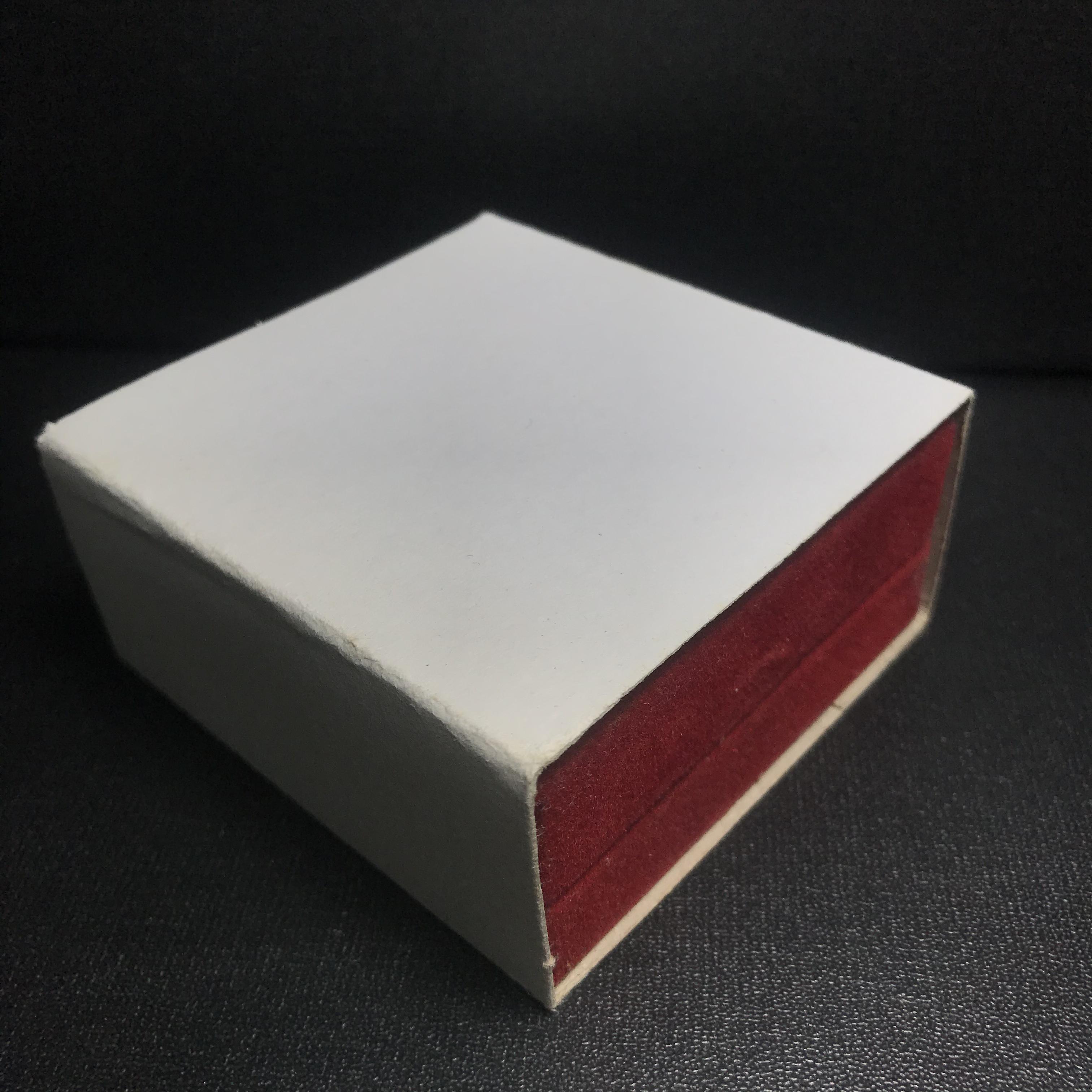 พระบรมฉายาลักษณ์ ร.9 เหรียญหยกรูปไข่เลี่ยมทองคำแท้ เฉลิมพระเกียรติ 72 พรรษา ภูมิพลมหาราช ปี 2542(หายาก)