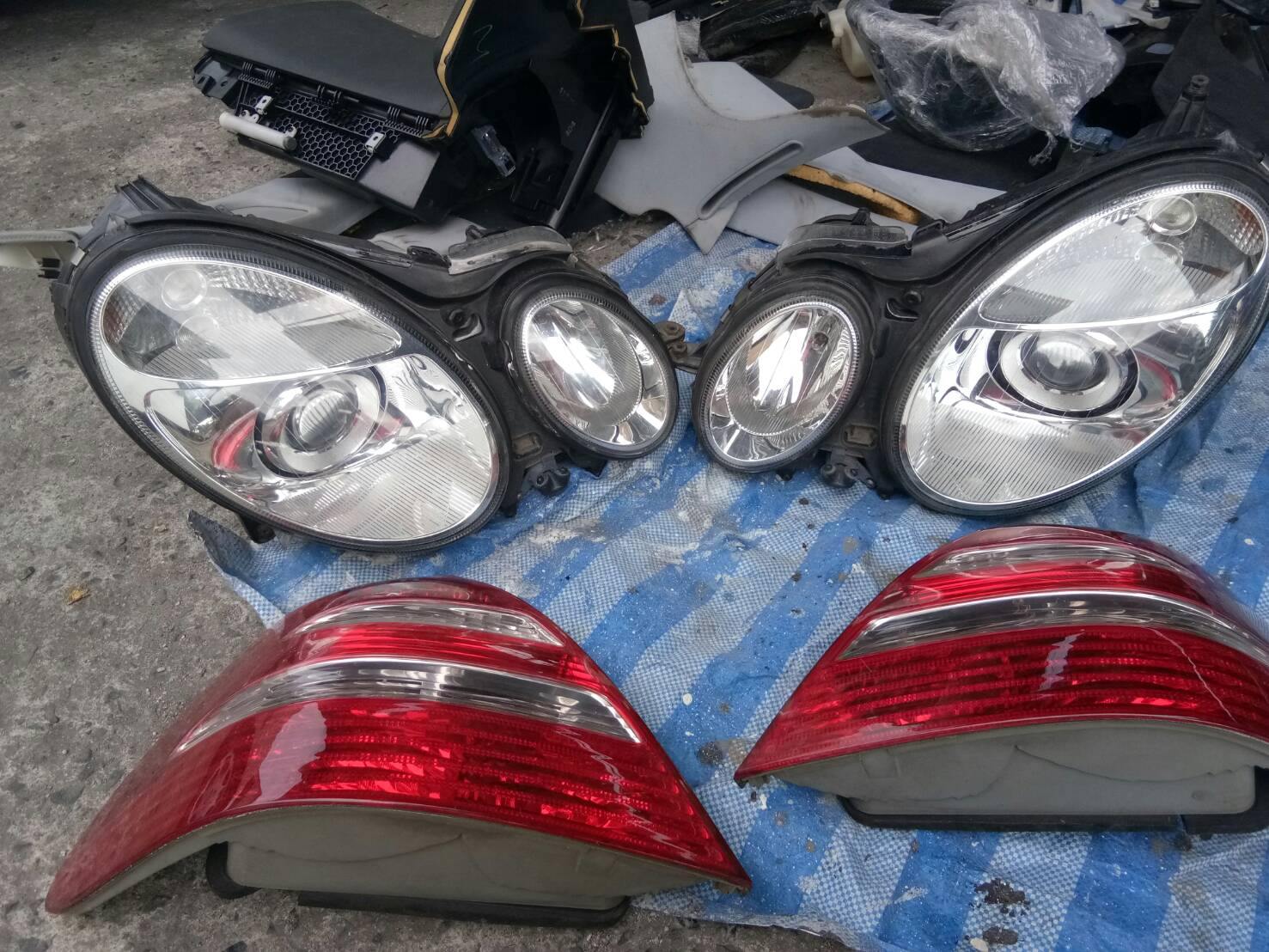 ไฟท้าย BENZ W211