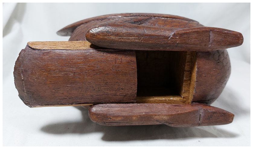 นกไม้สัก นกตลับ(มีช่องลับใต้ท้อง)งานเก่า