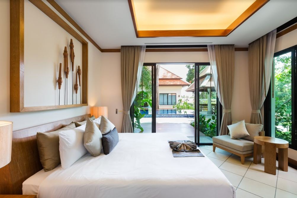 For Sale : Nai Harn, Luxury Tree Pool Villa, 3 Bedrooms 3 Bathrooms, Garden view.
