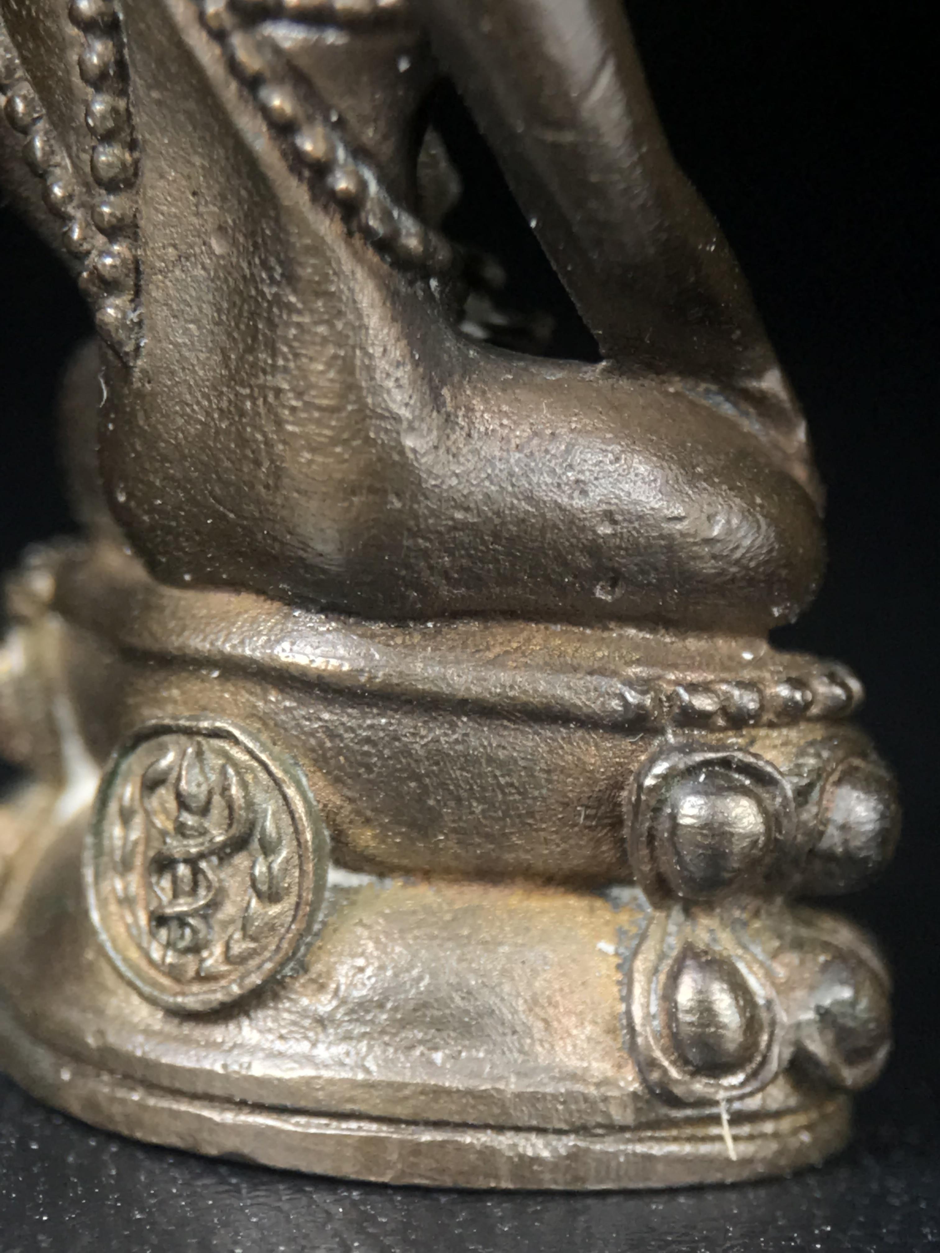 พระกริ่งศิรากาศ ภปร.(พระกริ่งคุ้มเกล้า)วัตถุมงคล"คุ้มเกล้าฯ" มูลนิธิ “คุ้มเกล้า” ในพระบรมราชูปถัมภ์ จัดสร้าง โรงพยาบาลภูมิพล เนื้อนวโลหะ(พิมพ์หน้าไทย)(ในหลวงรัชกาลที่9เสด็จเททอง)(พิธีใหญ่)(นิยม)